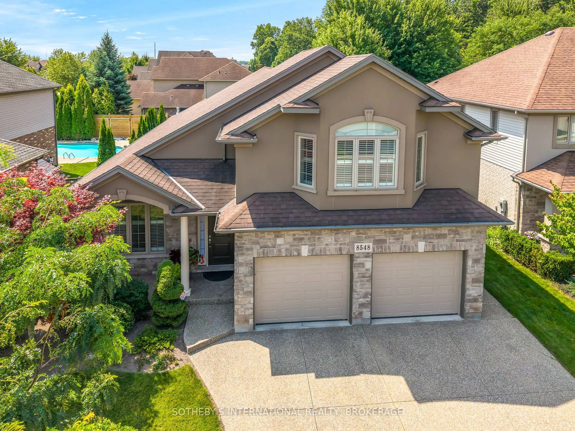 Photo 2 of 8548 Forestview Boulevard, Niagara Falls, Forestview — HOMEH