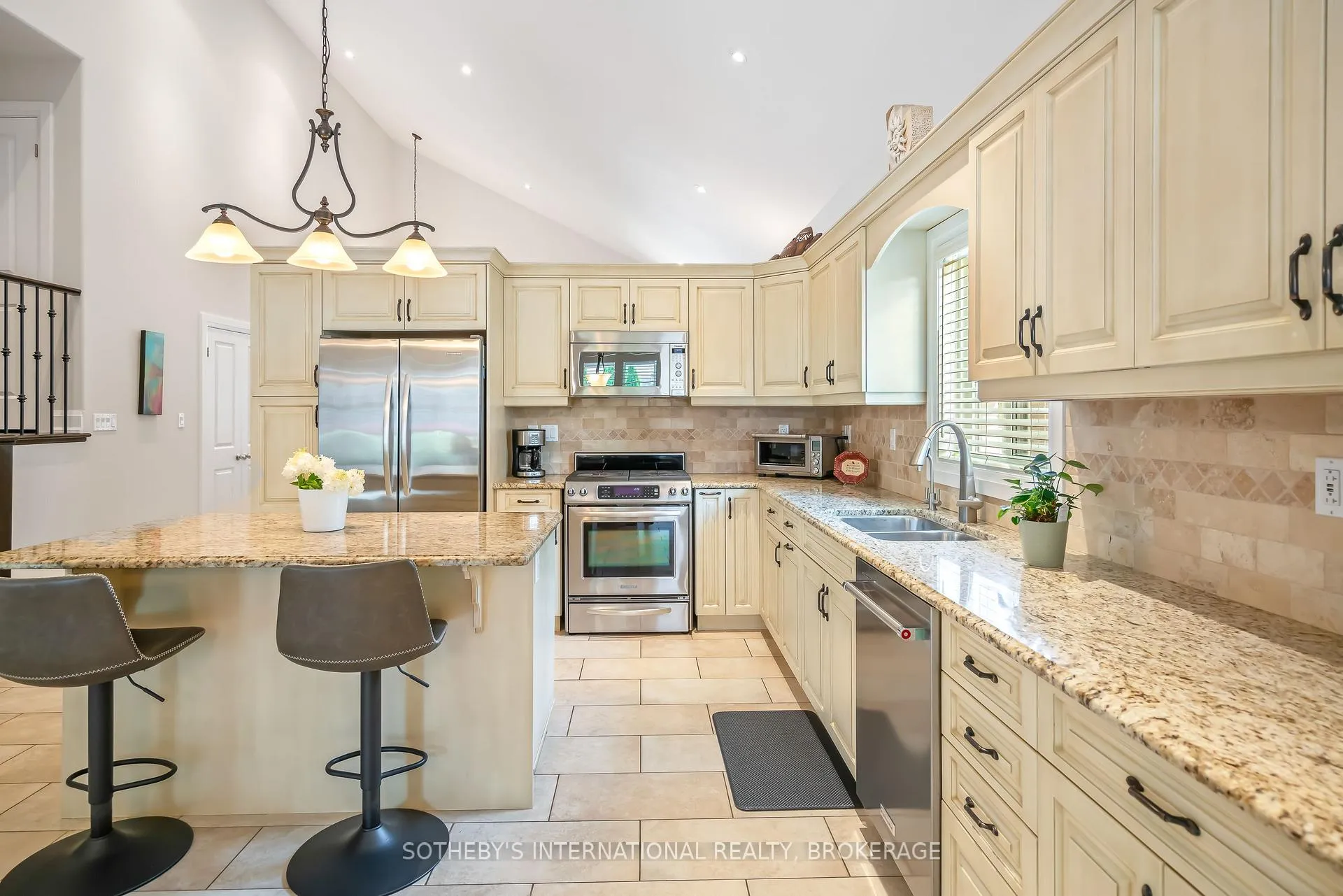 Photo 10 of 8548 Forestview Boulevard, Niagara Falls, Forestview — HOMEH