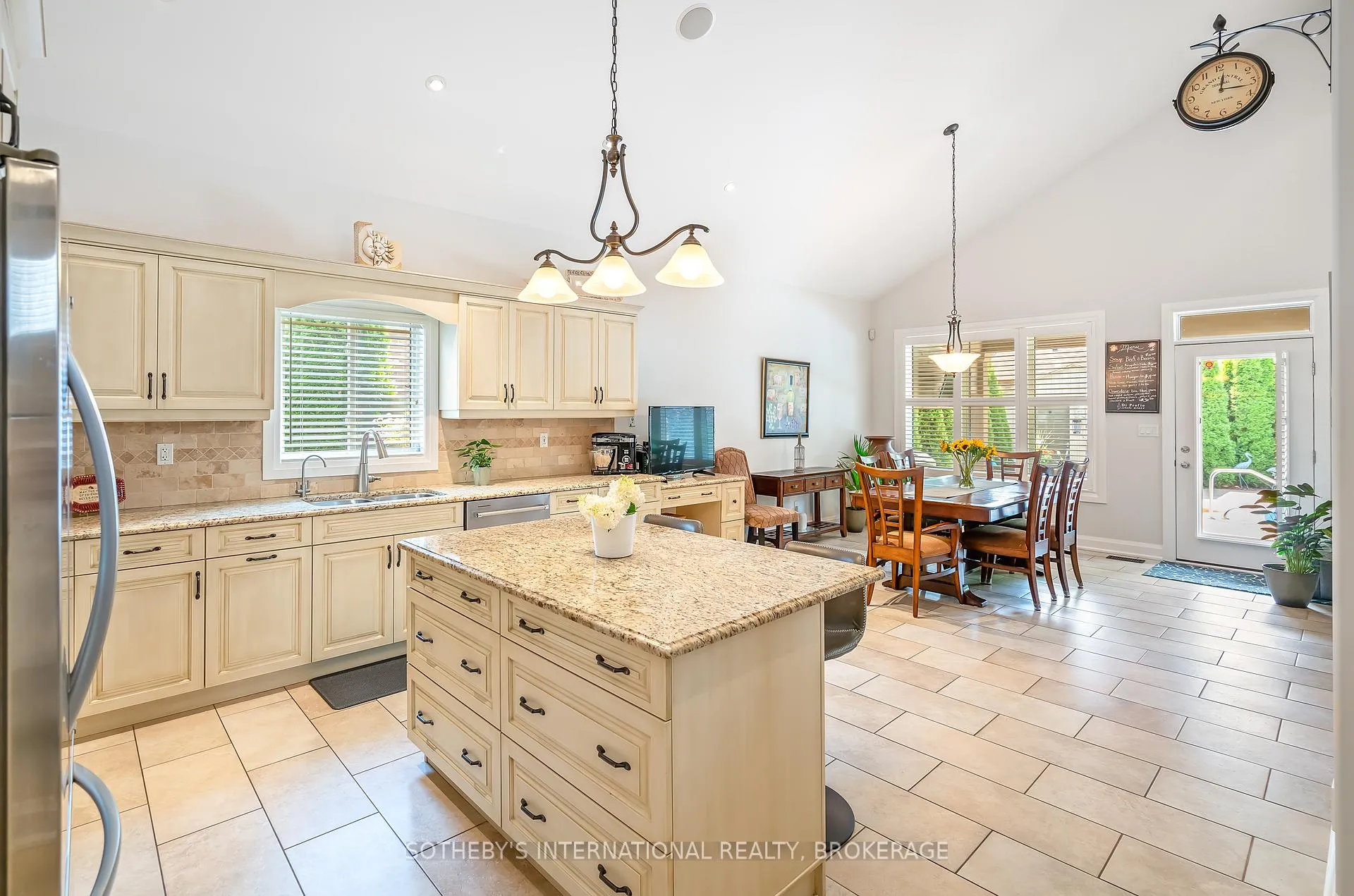 Photo 11 of 8548 Forestview Boulevard, Niagara Falls, Forestview — HOMEH