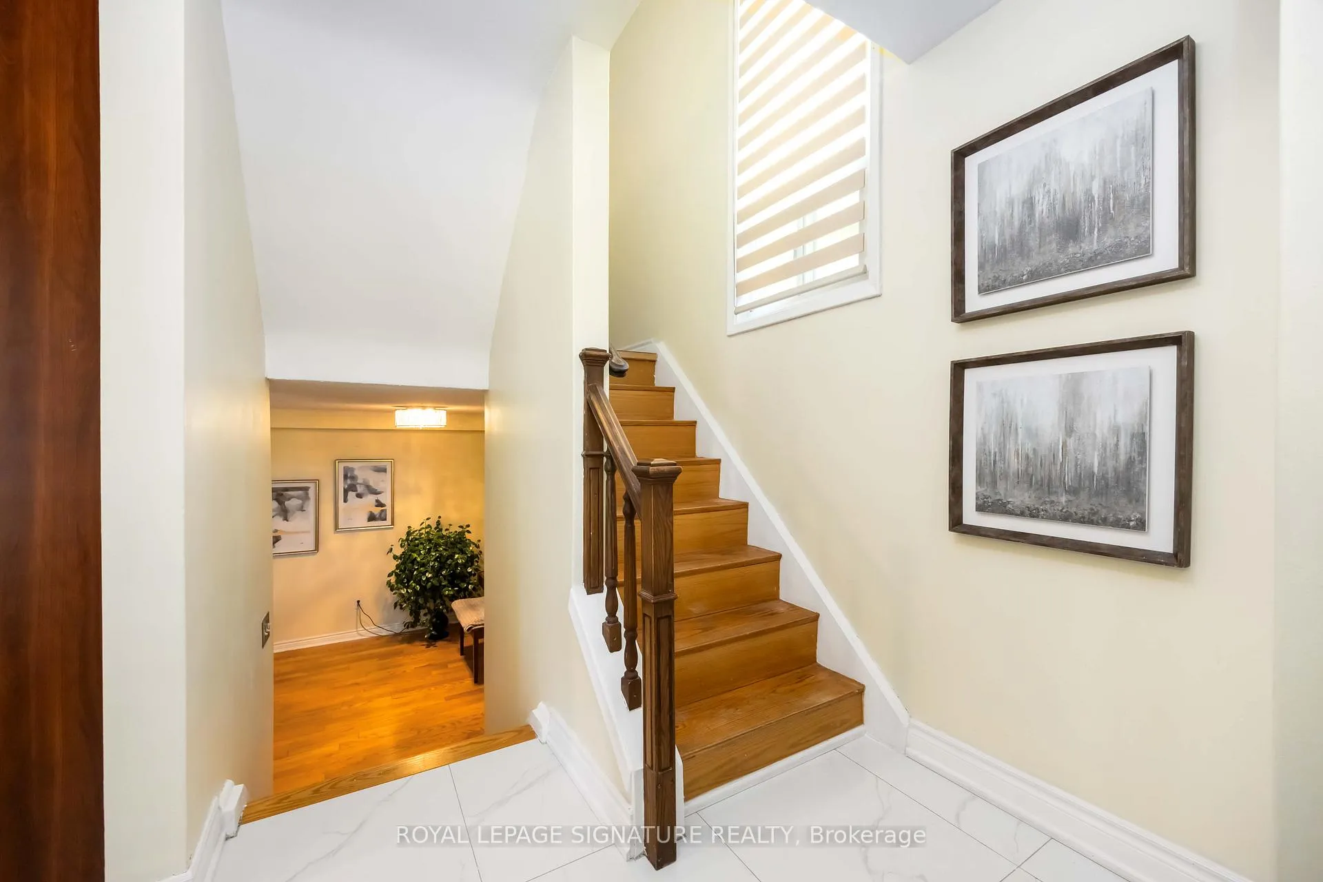 Photo 6 of 104 Billington Crescent, North York, Parkwoods-Donalda — HOMEH