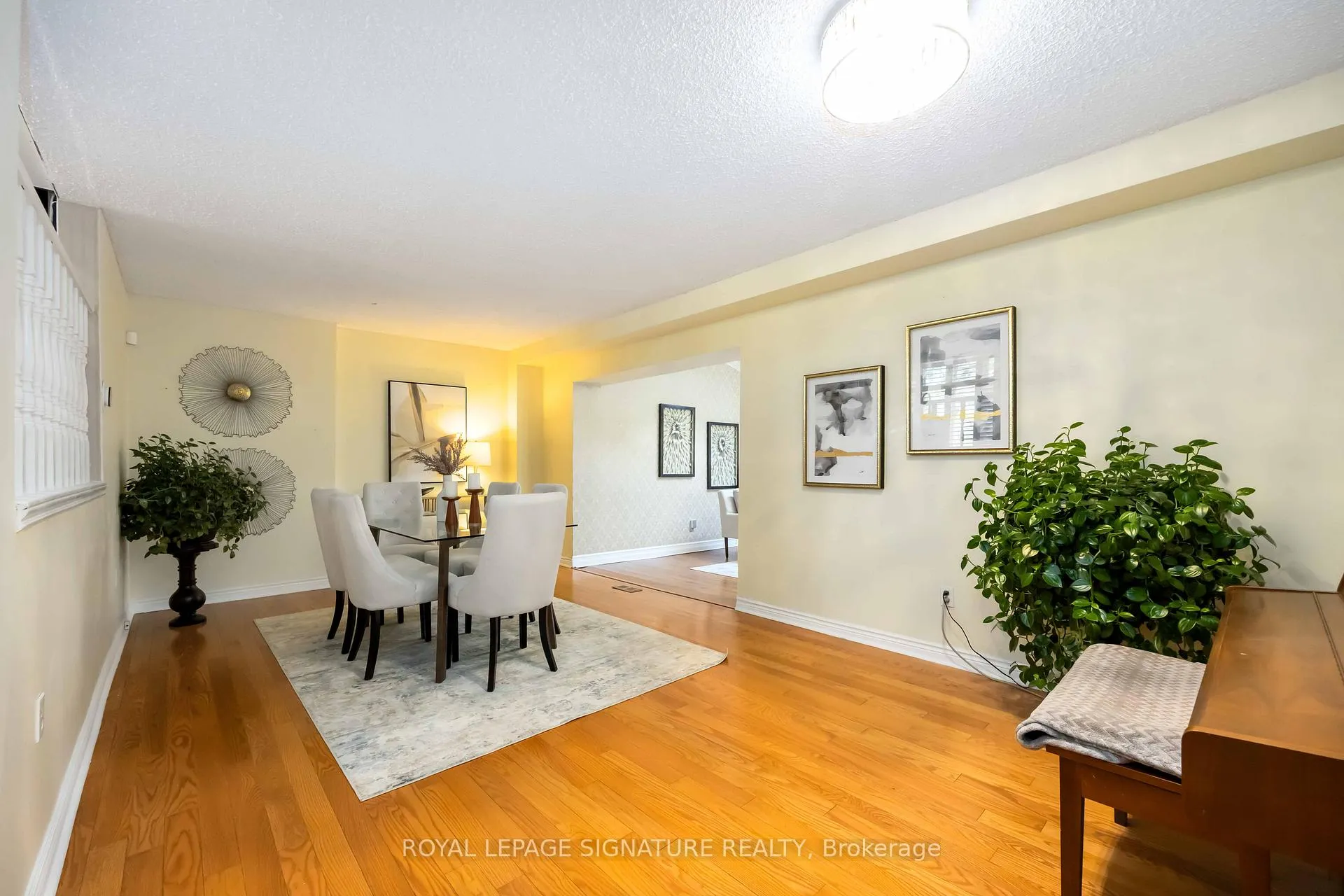 Photo 7 of 104 Billington Crescent, North York, Parkwoods-Donalda — HOMEH