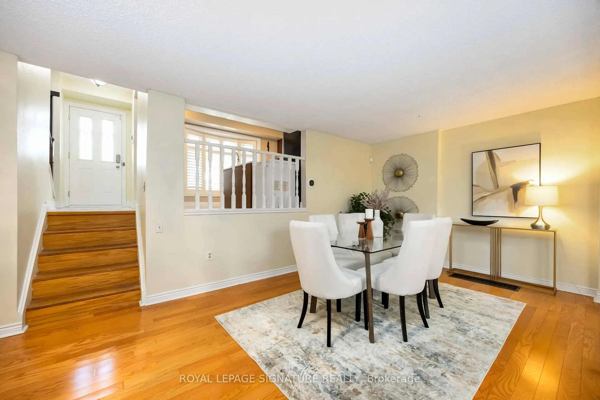 Photo 8 of 104 Billington Crescent, North York, Parkwoods-Donalda — HOMEH