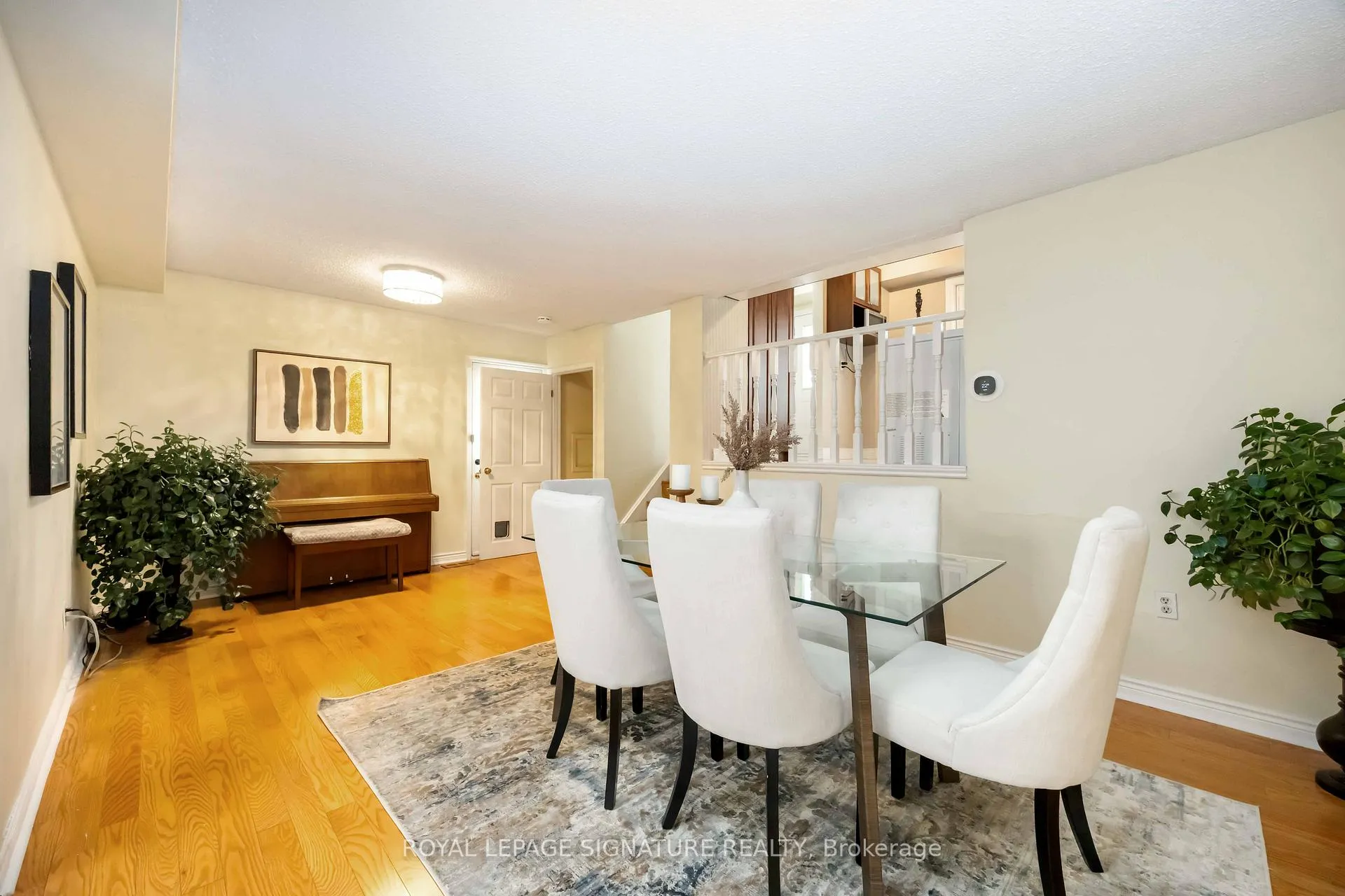 Photo 10 of 104 Billington Crescent, North York, Parkwoods-Donalda — HOMEH