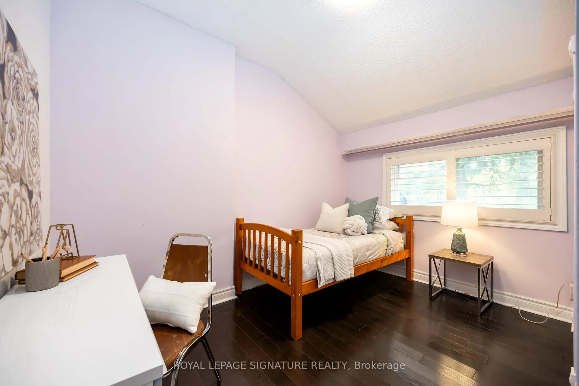 Photo 16 of 104 Billington Crescent, North York, Parkwoods-Donalda — HOMEH