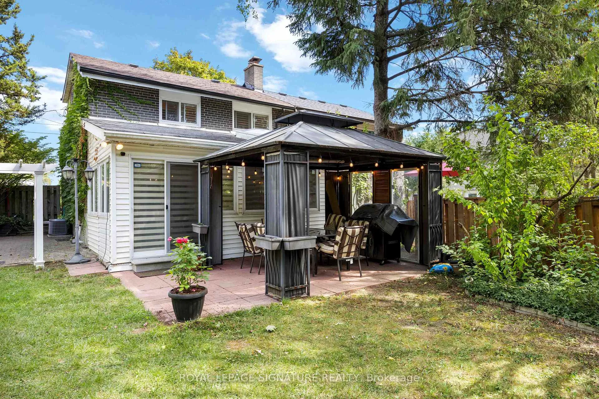 Photo 28 of 104 Billington Crescent, North York, Parkwoods-Donalda — HOMEH