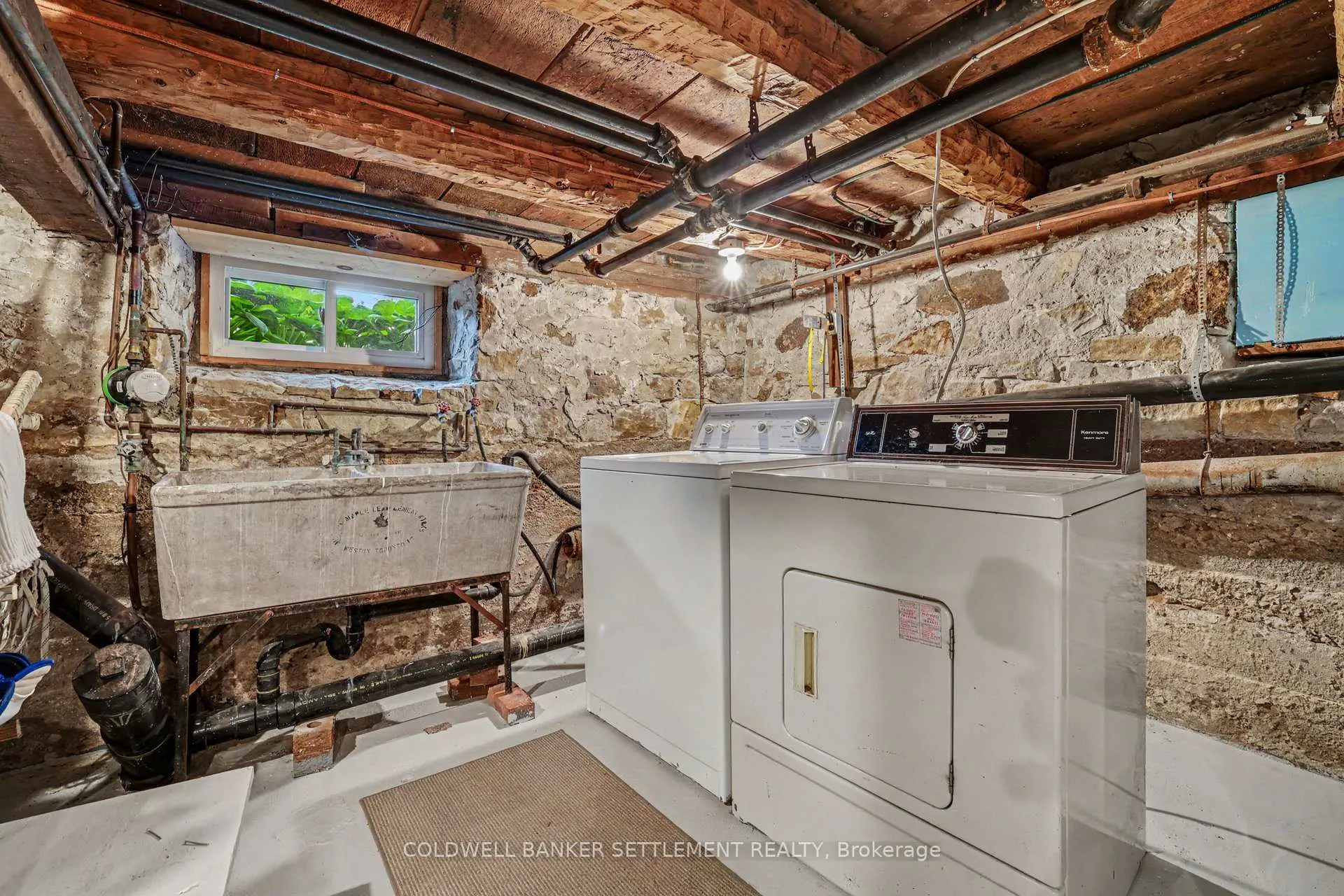 Photo 25 of 101 Drummond Street E, Perth, Perth — HOMEH