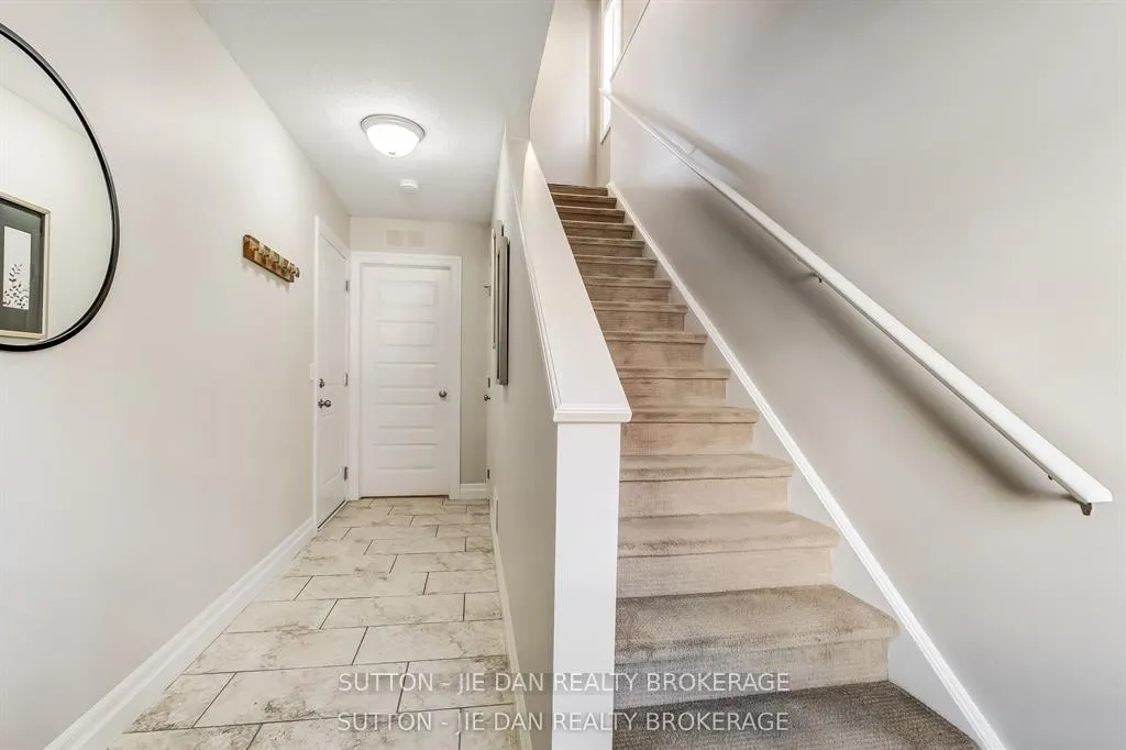 Photo 2 of Unit 9, 1850 Beaverbrook Avenue, London, North M — HOMEH