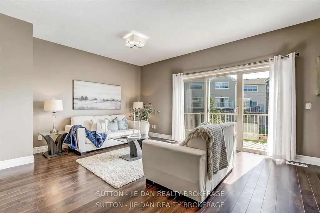 Photo 3 of Unit 9, 1850 Beaverbrook Avenue, London, North M — HOMEH