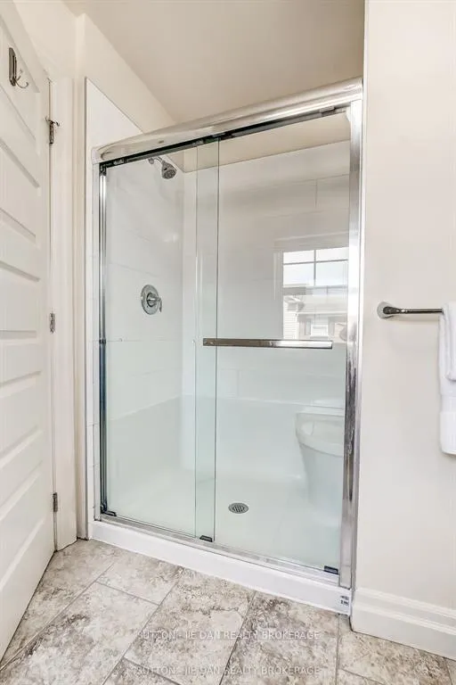Photo 11 of Unit 9, 1850 Beaverbrook Avenue, London, North M — HOMEH