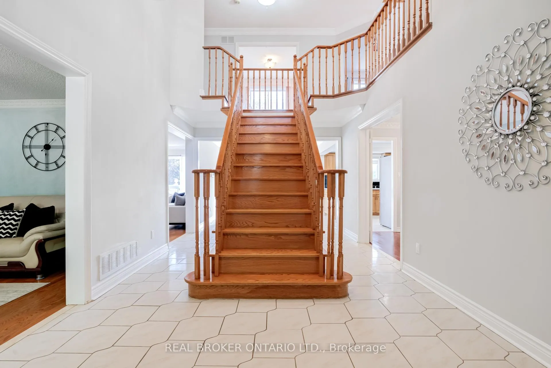 Photo 4 of 87 Taylorwood Avenue, Caledon, Bolton North — HOMEH