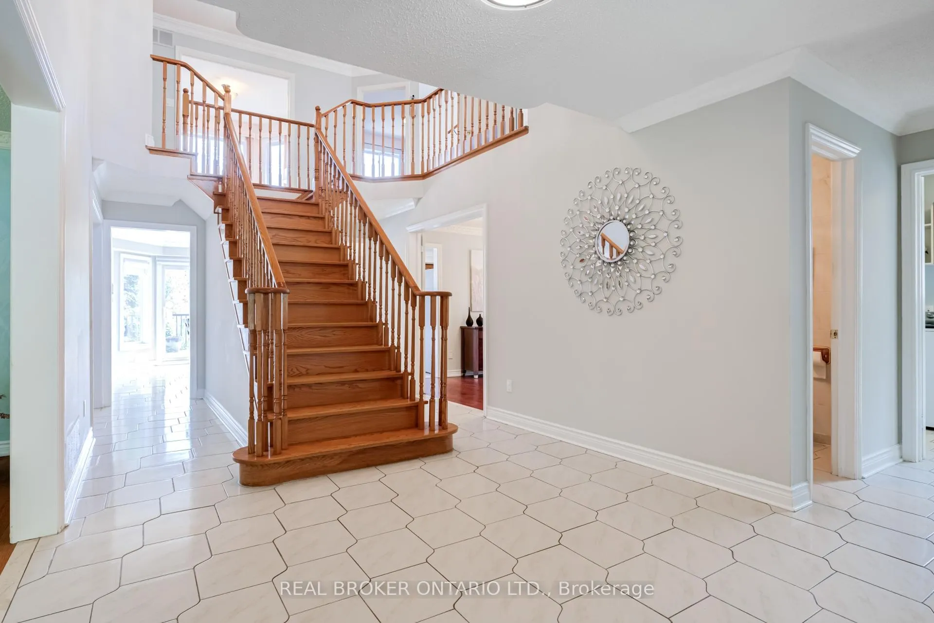 Photo 5 of 87 Taylorwood Avenue, Caledon, Bolton North — HOMEH