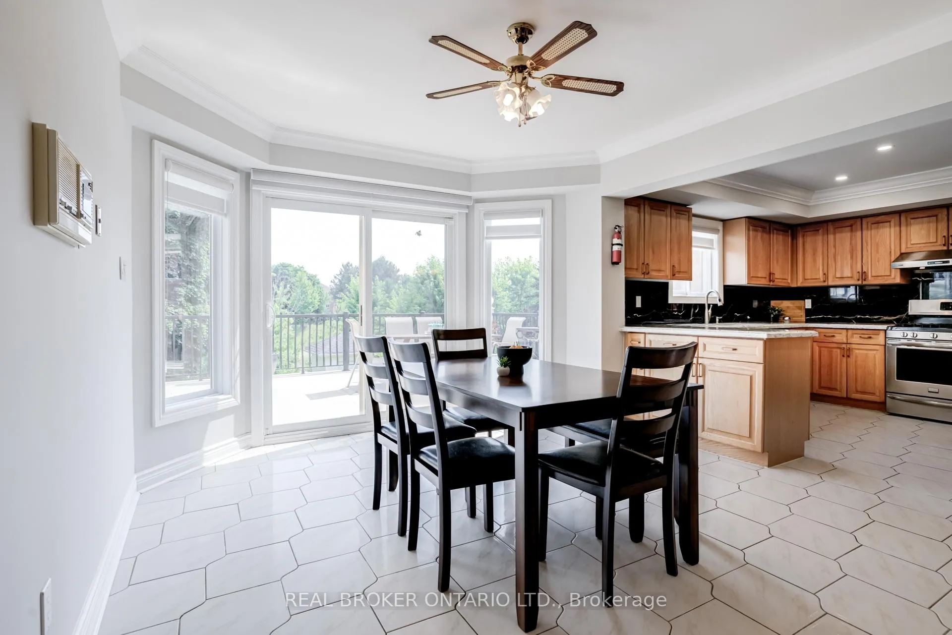 Photo 9 of 87 Taylorwood Avenue, Caledon, Bolton North — HOMEH