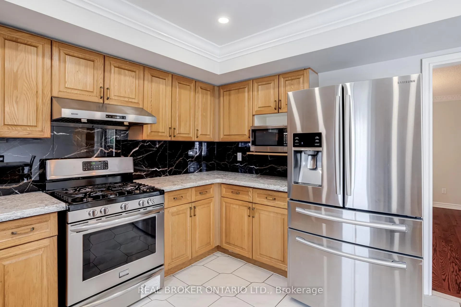 Photo 11 of 87 Taylorwood Avenue, Caledon, Bolton North — HOMEH