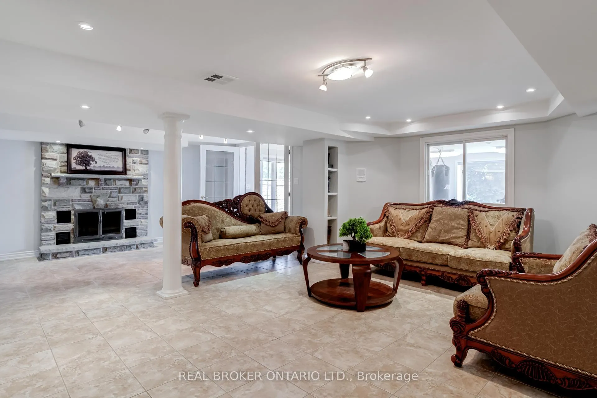 Photo 28 of 87 Taylorwood Avenue, Caledon, Bolton North — HOMEH