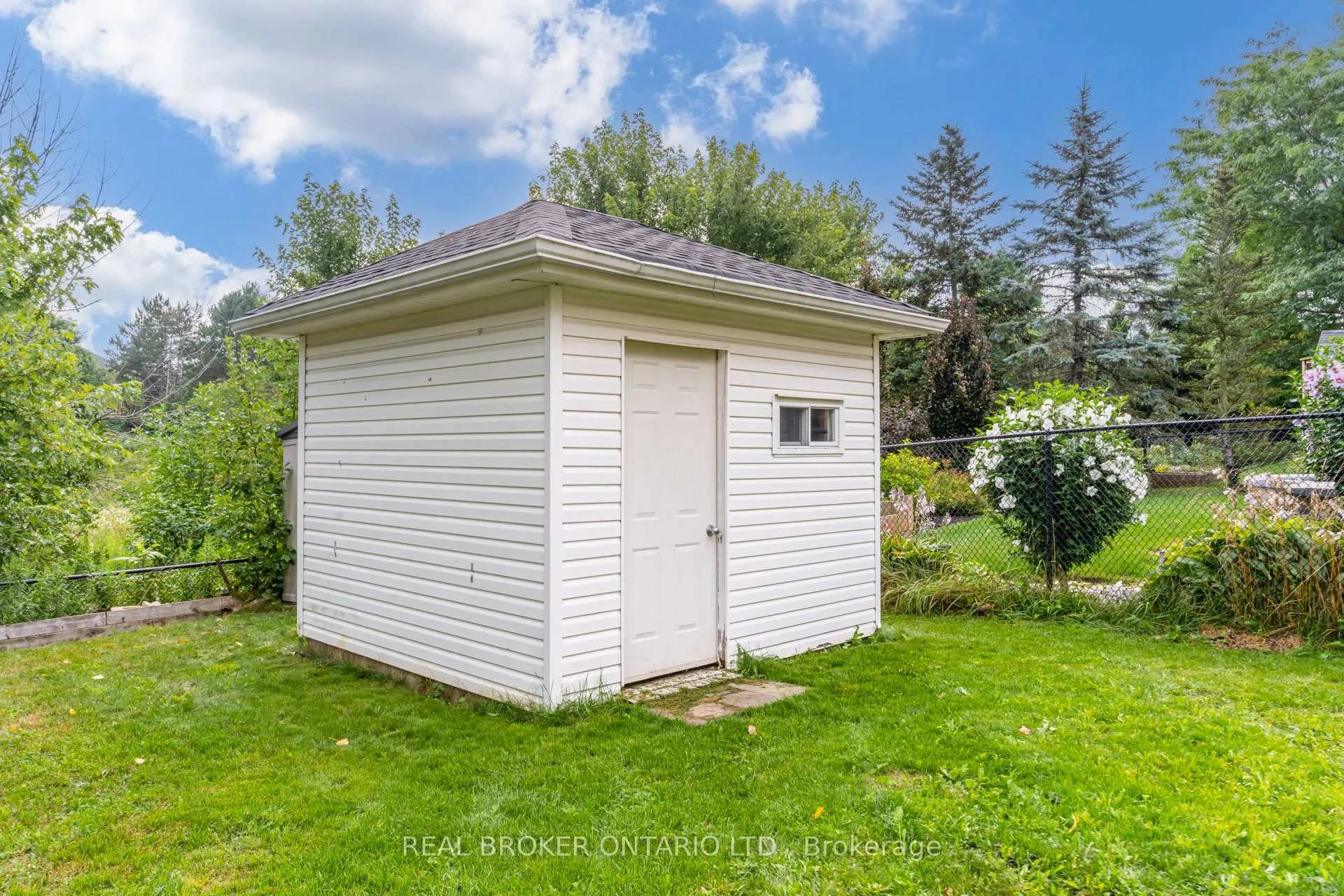 Photo 38 of 87 Taylorwood Avenue, Caledon, Bolton North — HOMEH