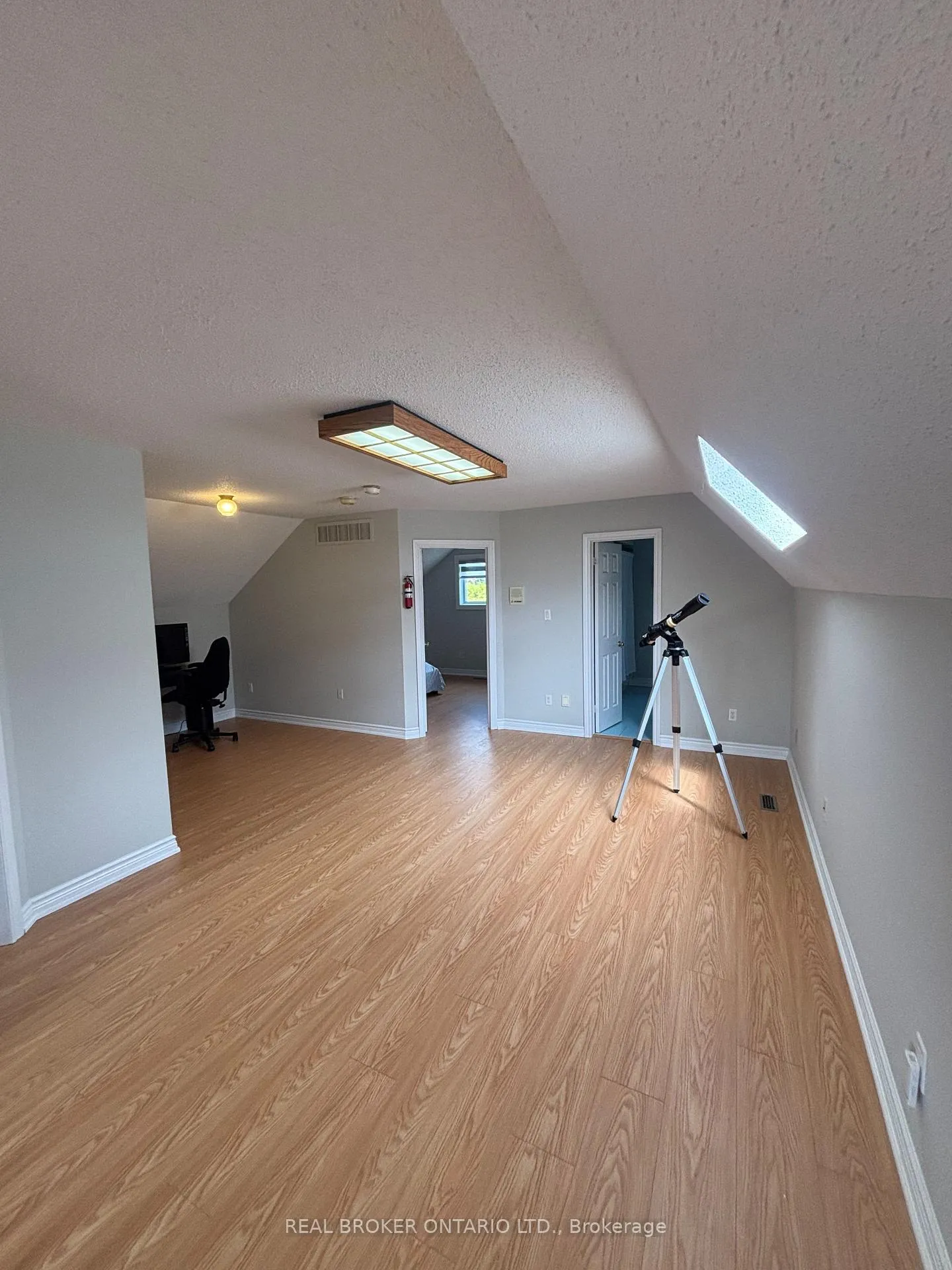 Photo 41 of 87 Taylorwood Avenue, Caledon, Bolton North — HOMEH
