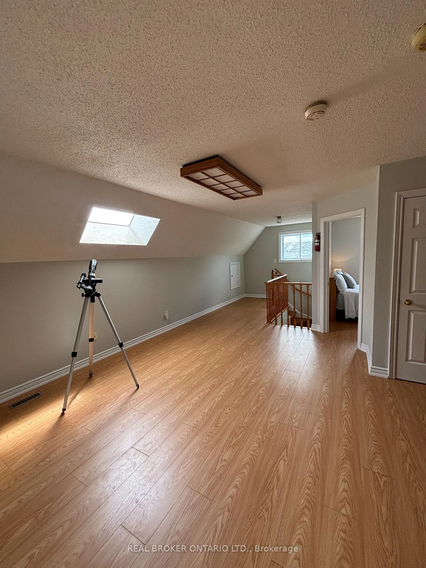 Photo 42 of 87 Taylorwood Avenue, Caledon, Bolton North — HOMEH