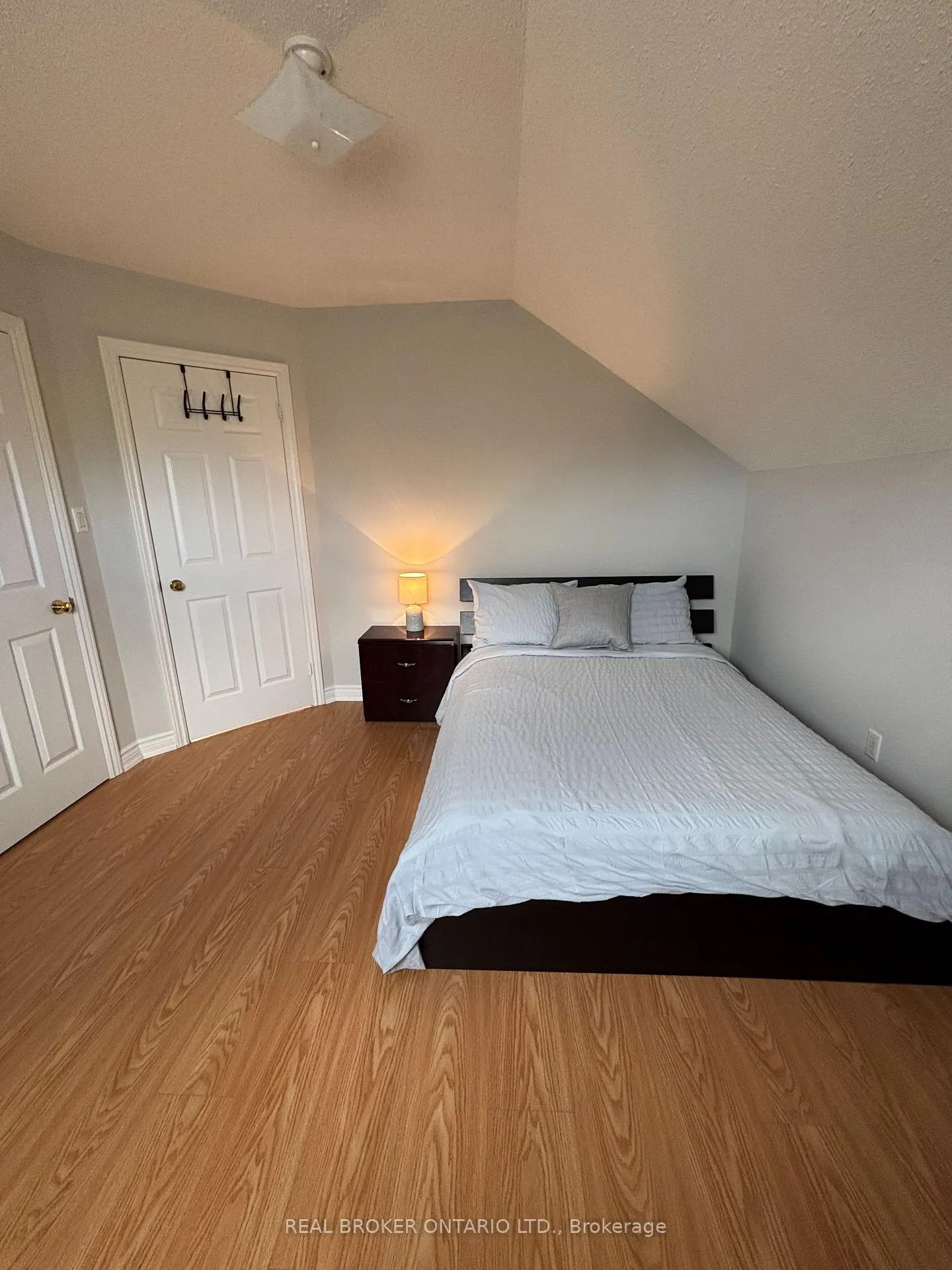 Photo 44 of 87 Taylorwood Avenue, Caledon, Bolton North — HOMEH