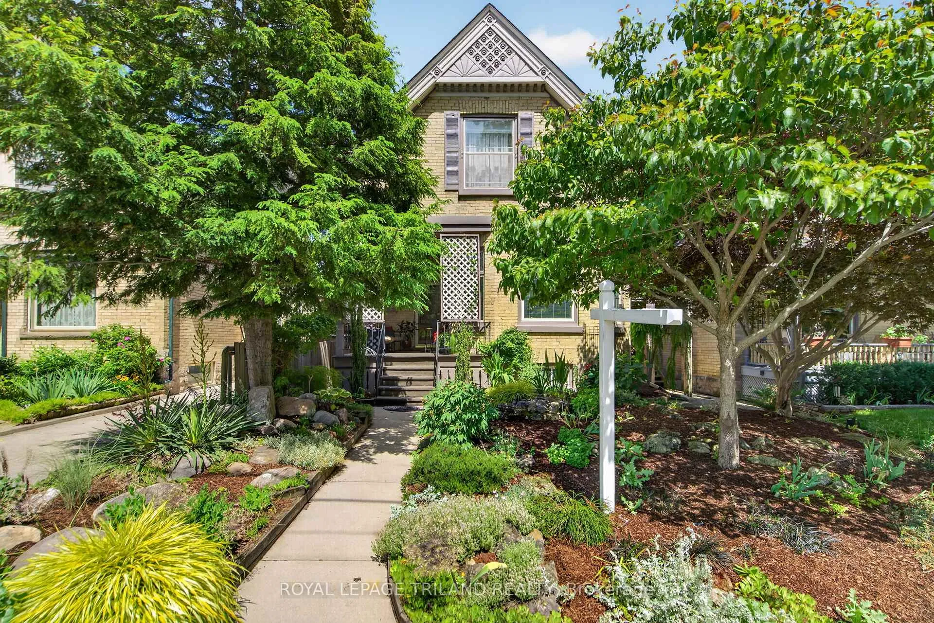 Photo 1 of 774 Hellmuth Avenue, London, East B — HOMEH