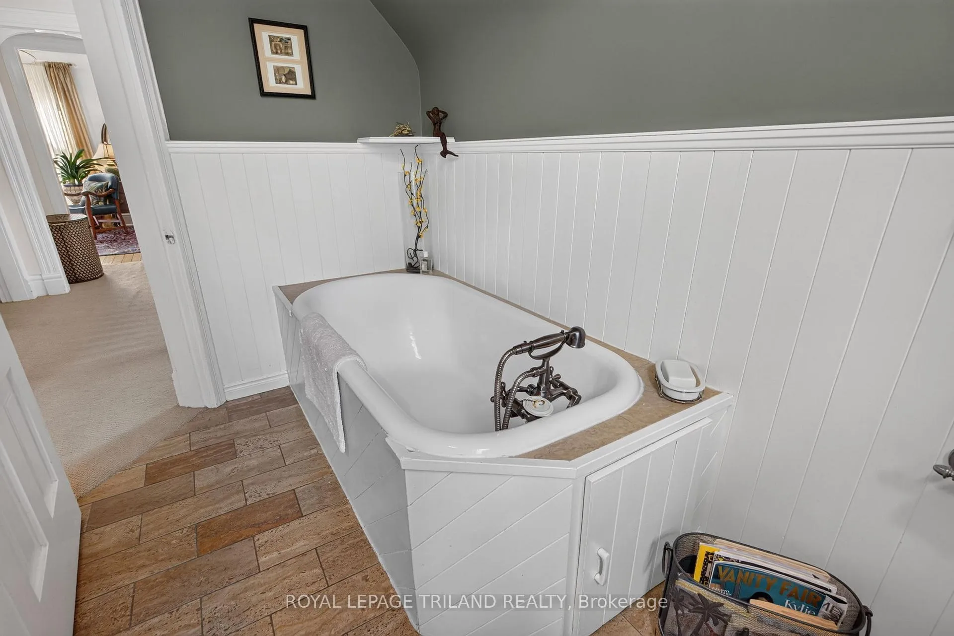 Photo 18 of 774 Hellmuth Avenue, London, East B — HOMEH
