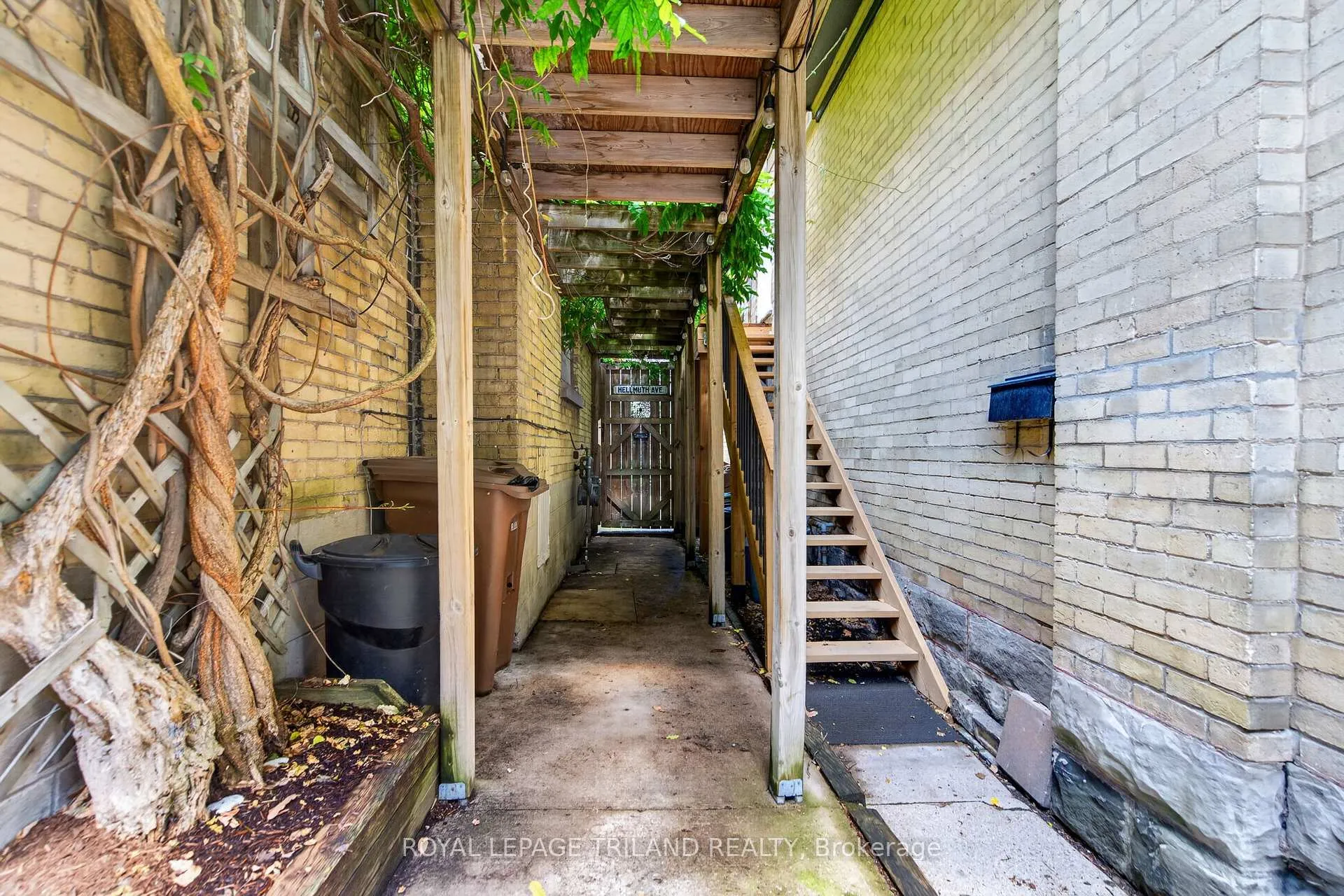 Photo 41 of 774 Hellmuth Avenue, London, East B — HOMEH
