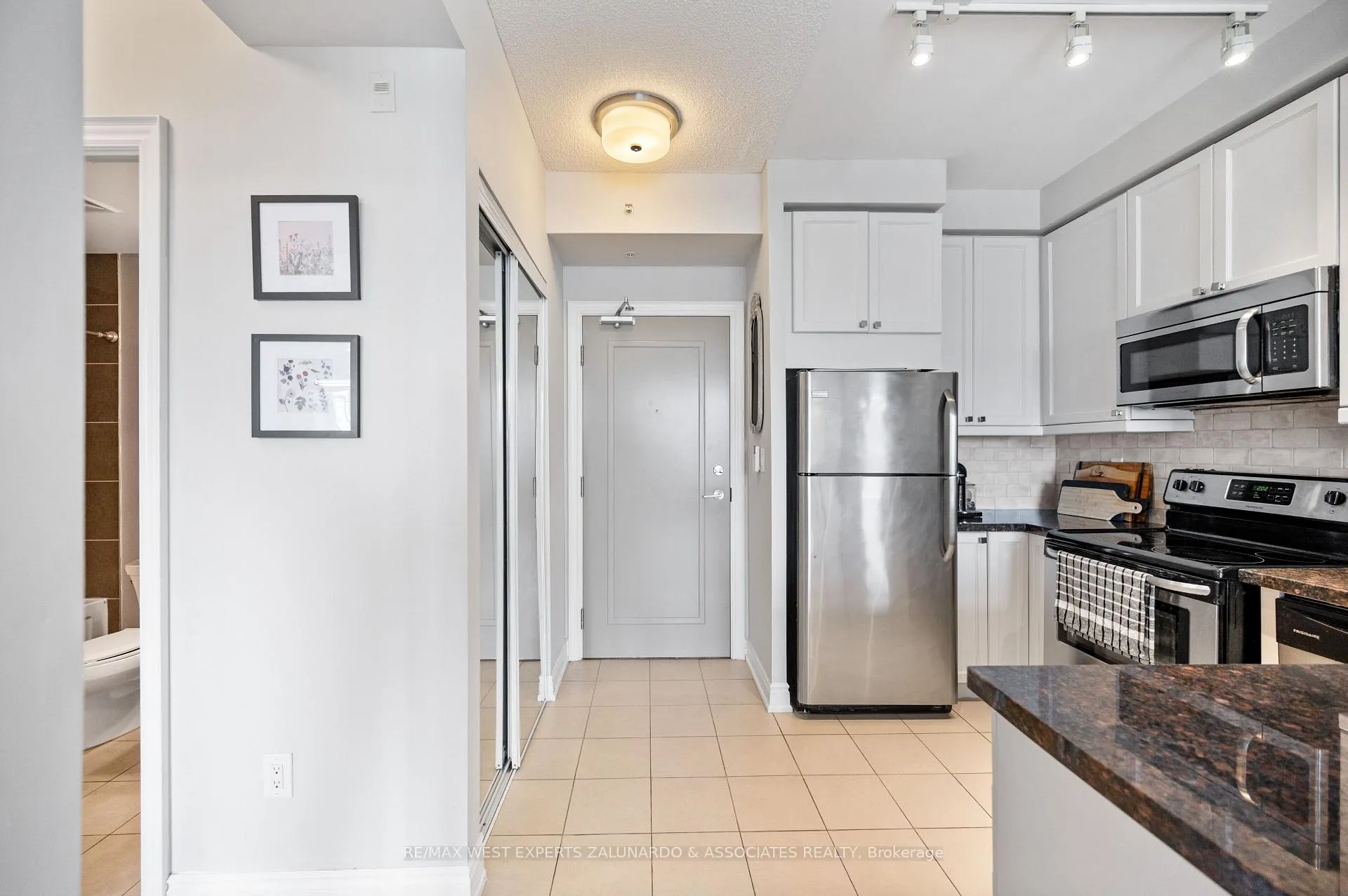 Photo 10 of Unit 207, 2396 Major Mackenzie Drive, Vaughan, Maple — HOMEH