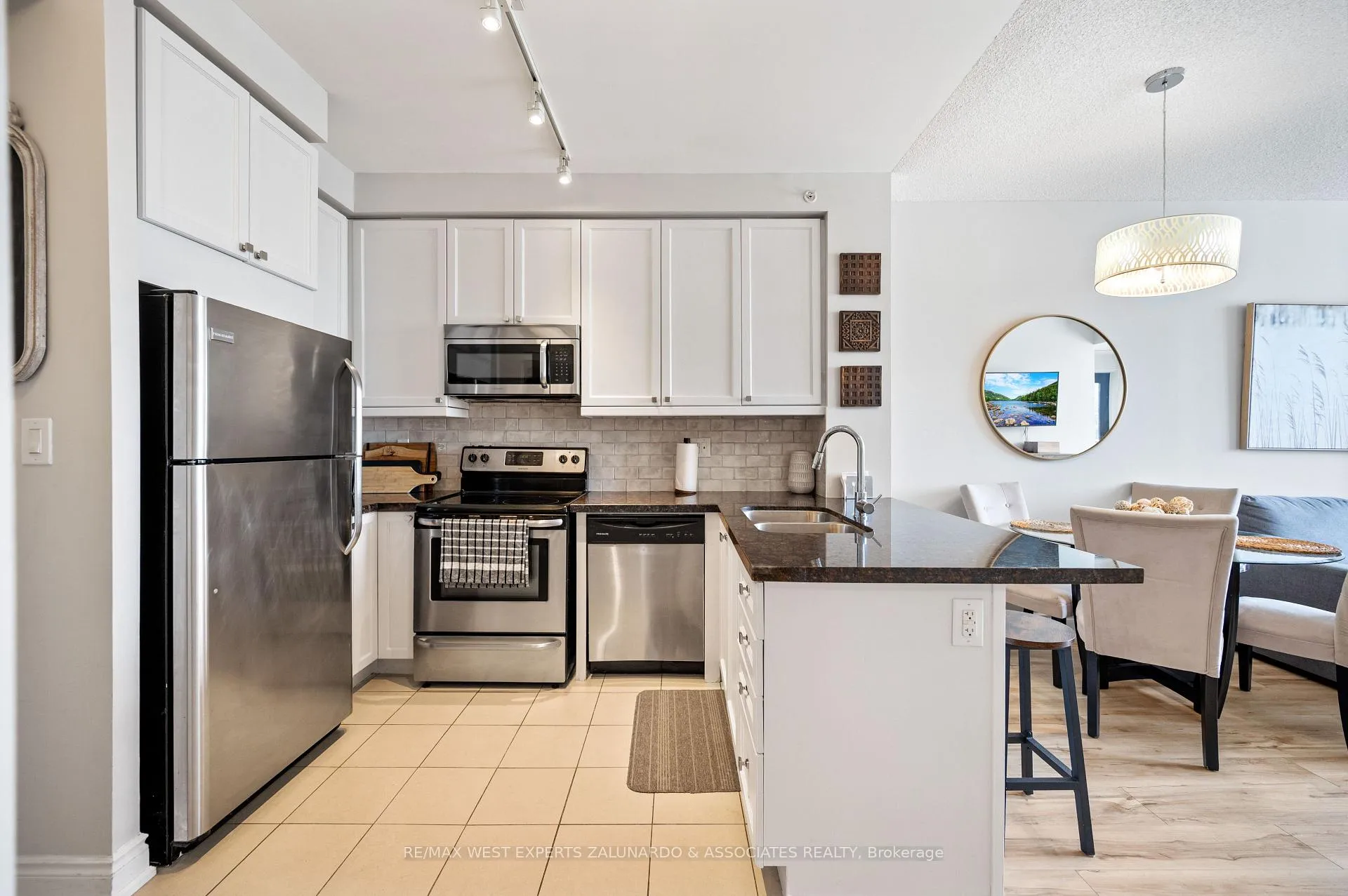 Photo 12 of Unit 207, 2396 Major Mackenzie Drive, Vaughan, Maple — HOMEH