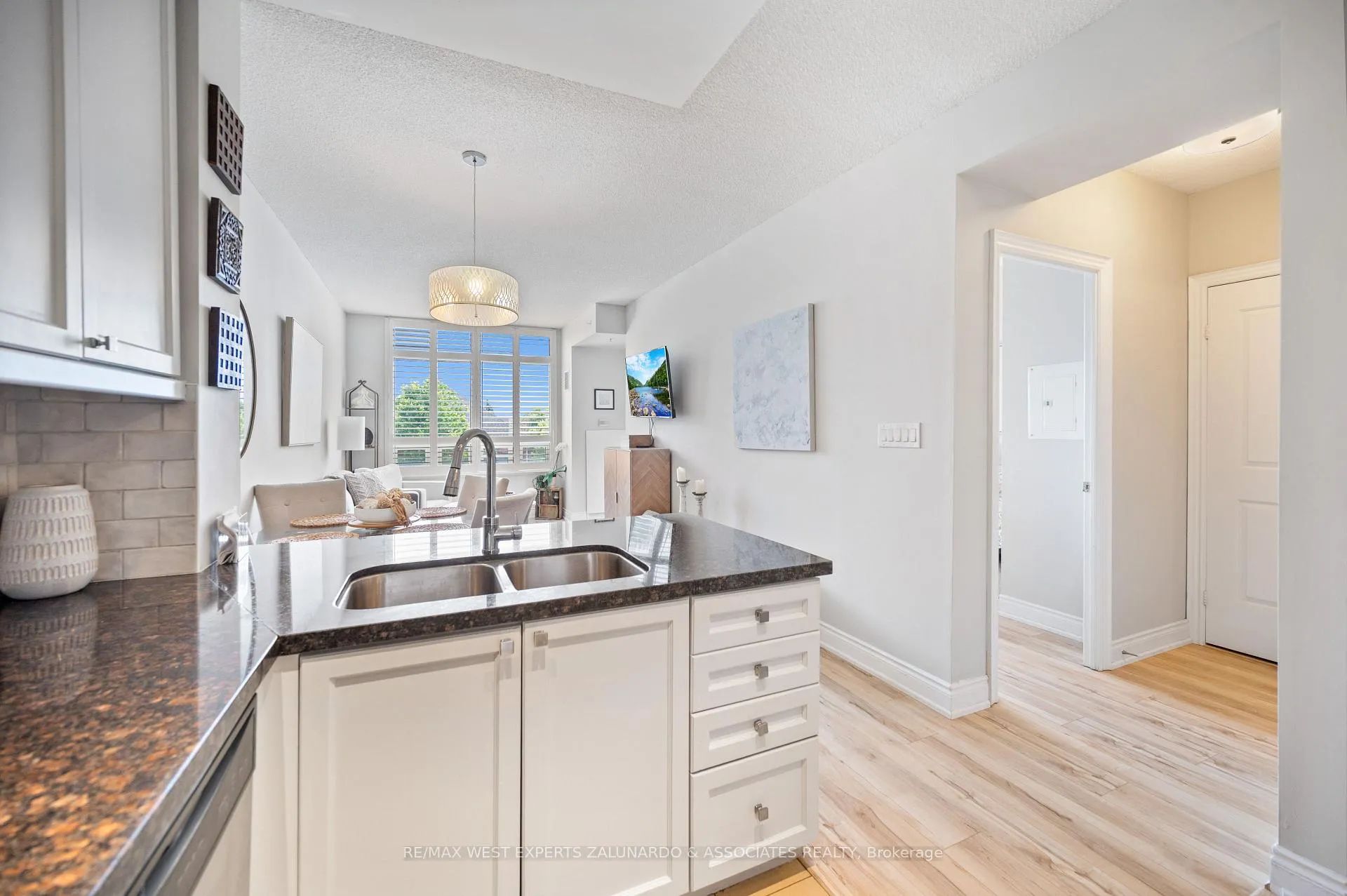 Photo 16 of Unit 207, 2396 Major Mackenzie Drive, Vaughan, Maple — HOMEH
