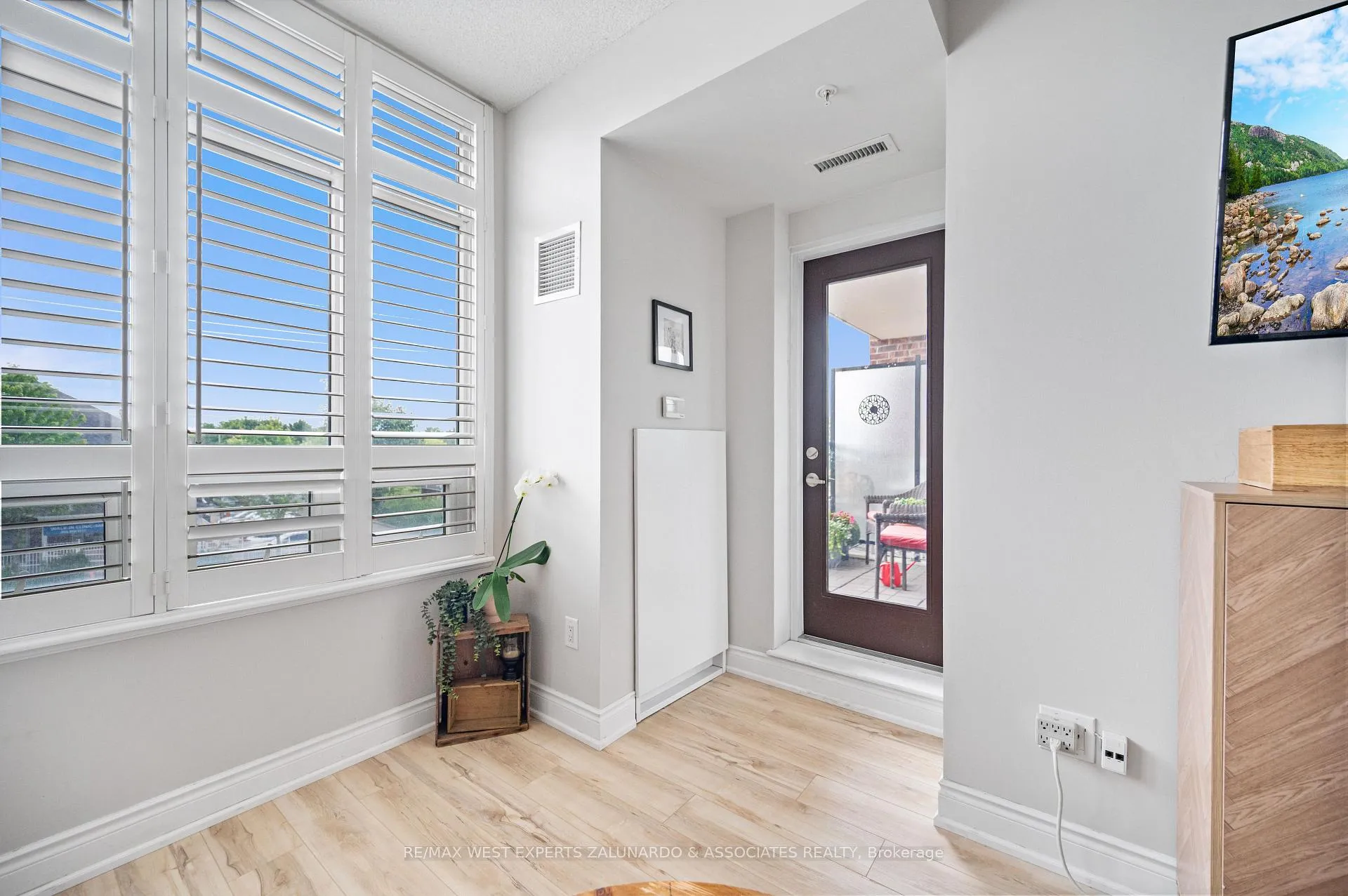 Photo 28 of Unit 207, 2396 Major Mackenzie Drive, Vaughan, Maple — HOMEH