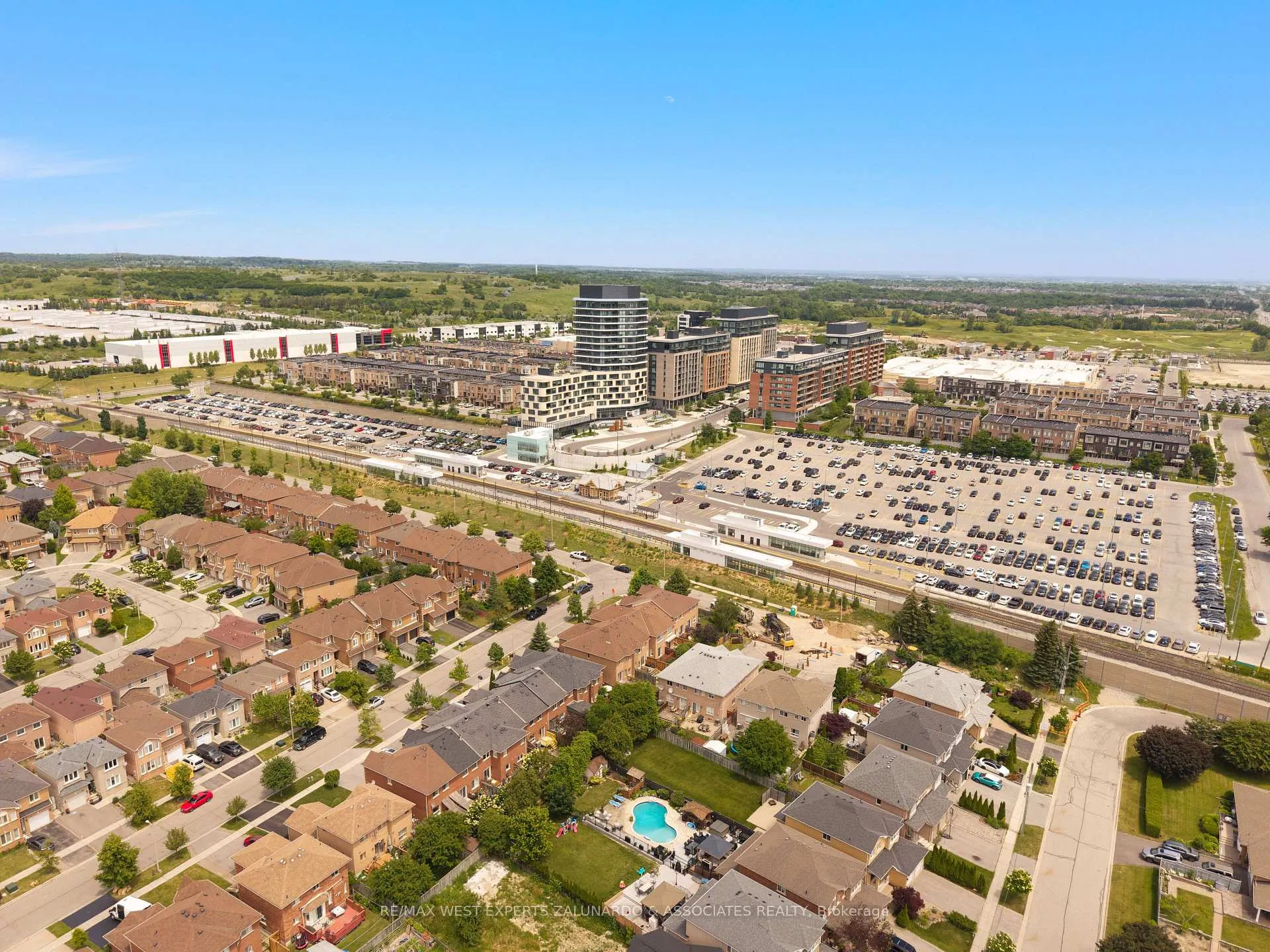 Photo 41 of Unit 207, 2396 Major Mackenzie Drive, Vaughan, Maple — HOMEH