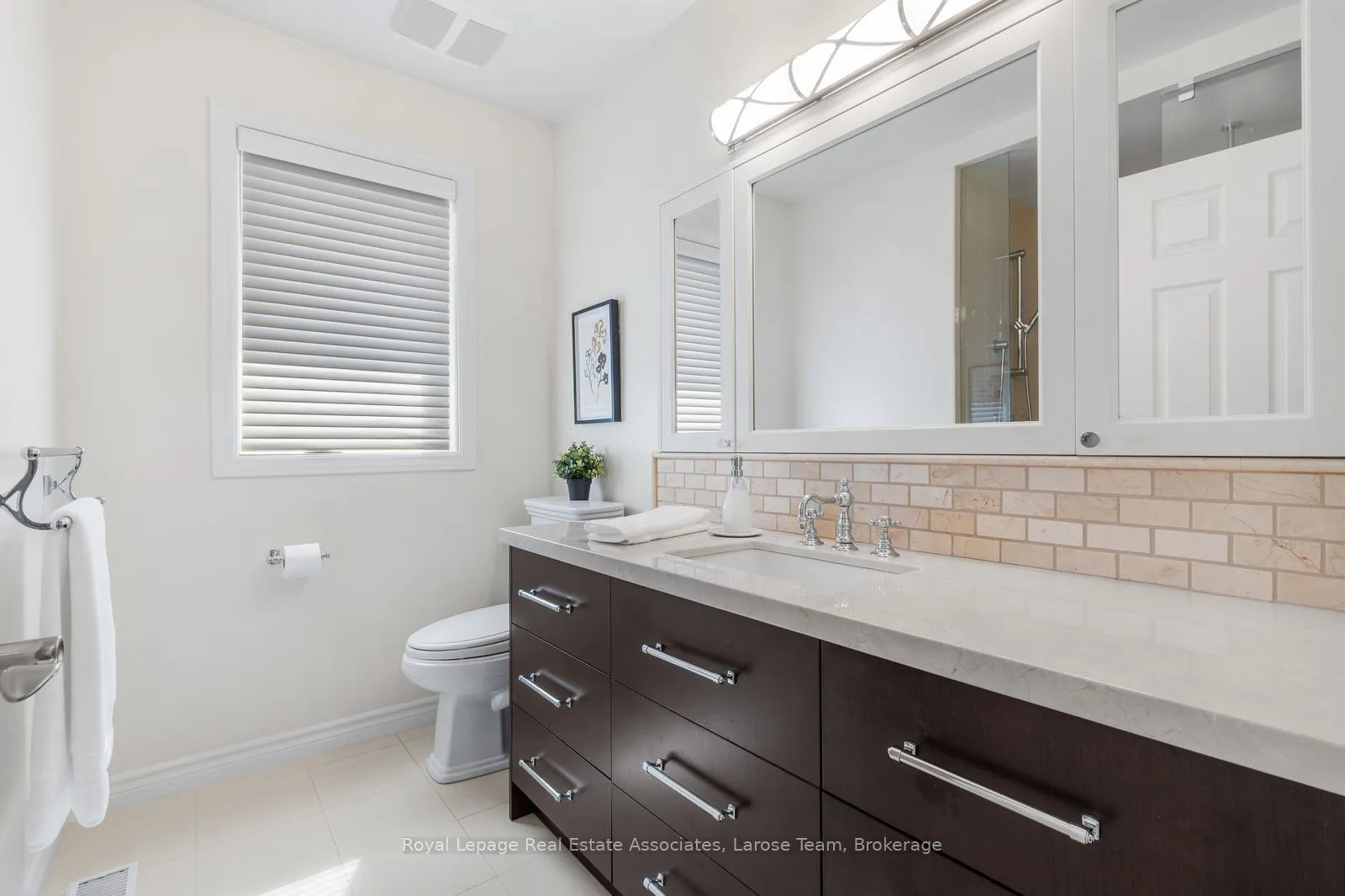 Photo 21 of 1481 Glenwatson Drive, Mississauga, Lakeview — HOMEH