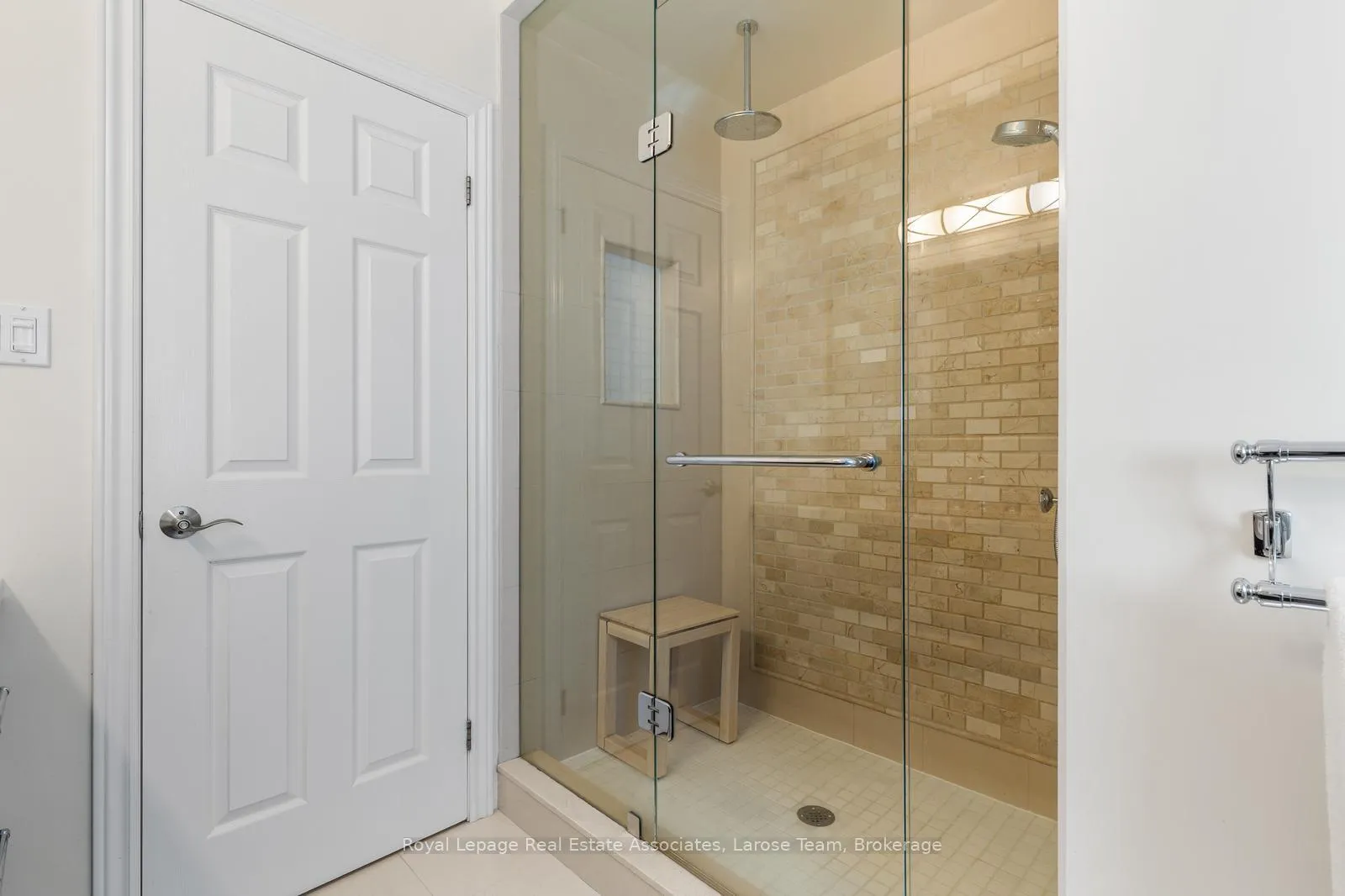 Photo 22 of 1481 Glenwatson Drive, Mississauga, Lakeview — HOMEH