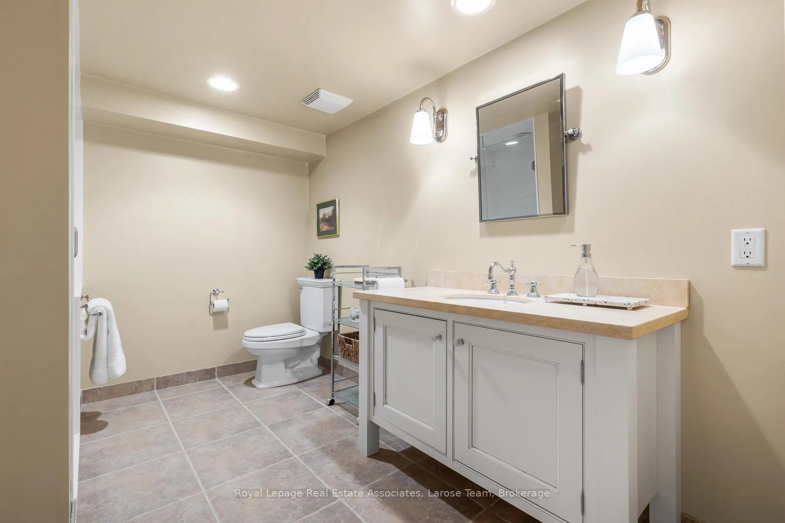 Photo 34 of 1481 Glenwatson Drive, Mississauga, Lakeview — HOMEH
