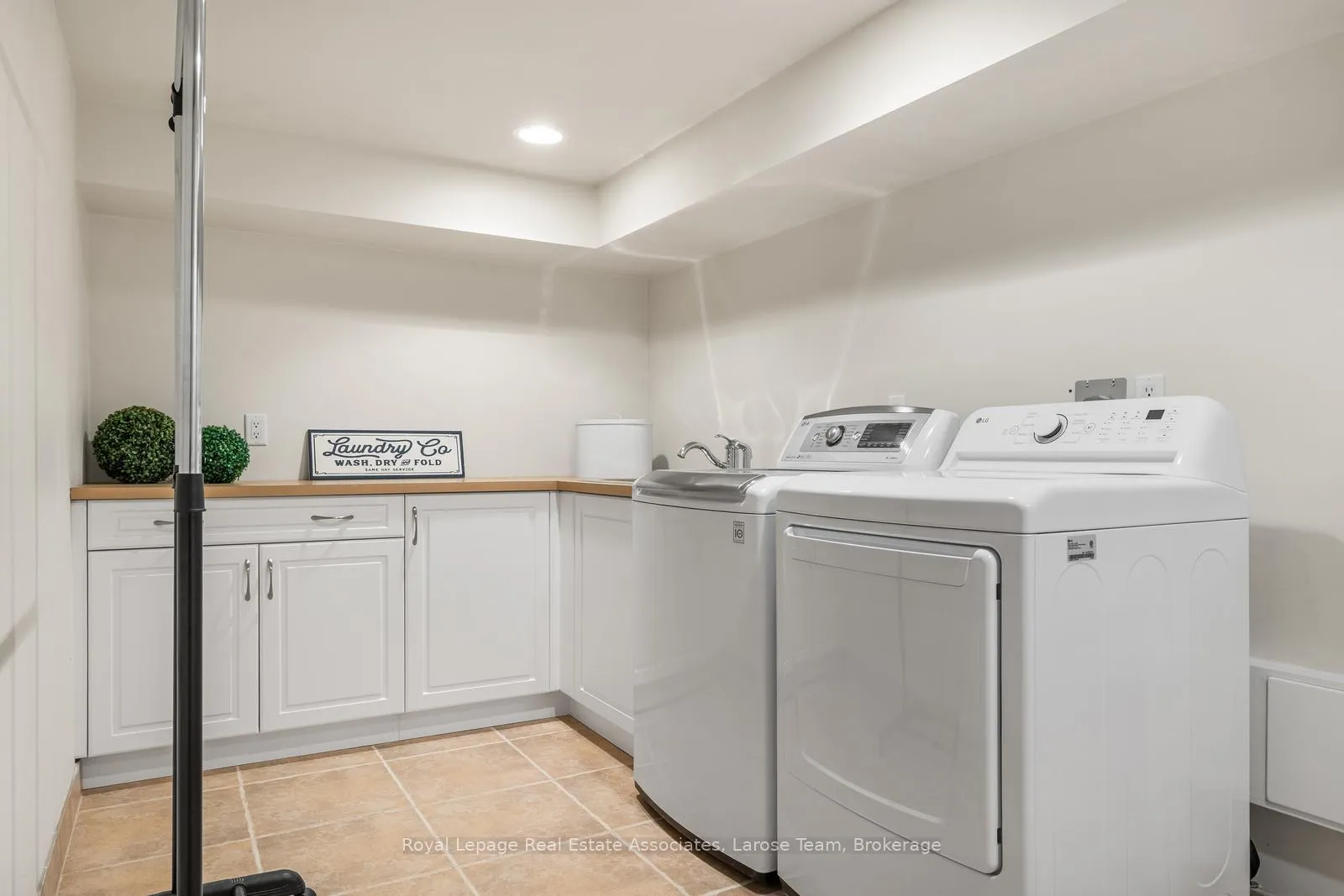 Photo 36 of 1481 Glenwatson Drive, Mississauga, Lakeview — HOMEH