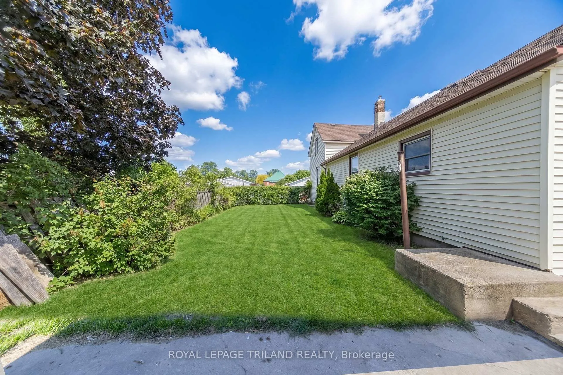 Photo 7 of 52 Nelson Street, Lambton Shores, Thedford — HOMEH