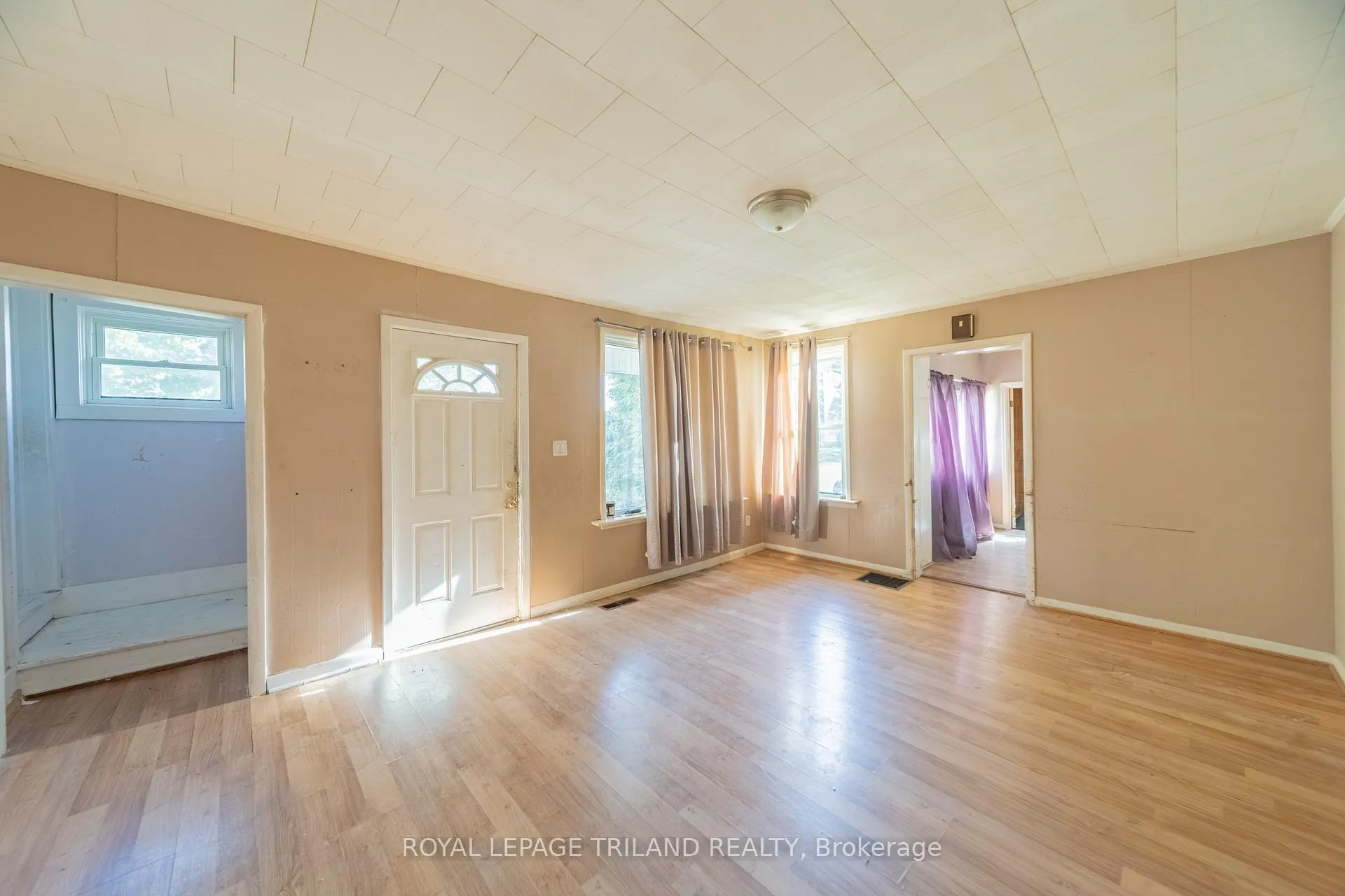Photo 11 of 52 Nelson Street, Lambton Shores, Thedford — HOMEH