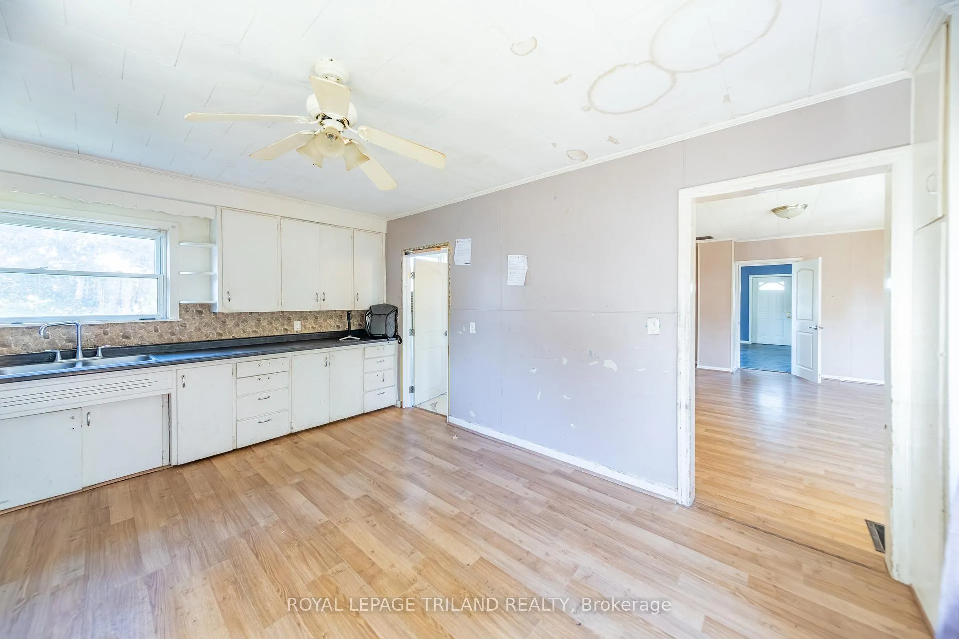 Photo 14 of 52 Nelson Street, Lambton Shores, Thedford — HOMEH