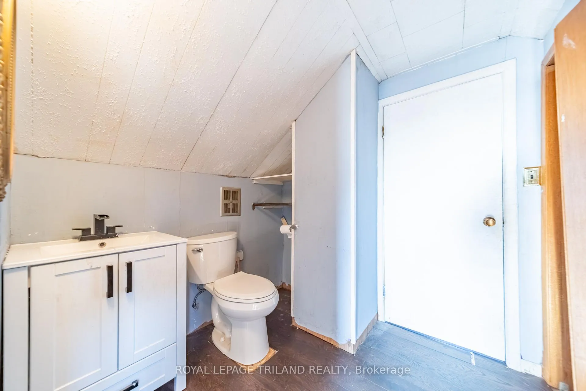 Photo 19 of 52 Nelson Street, Lambton Shores, Thedford — HOMEH