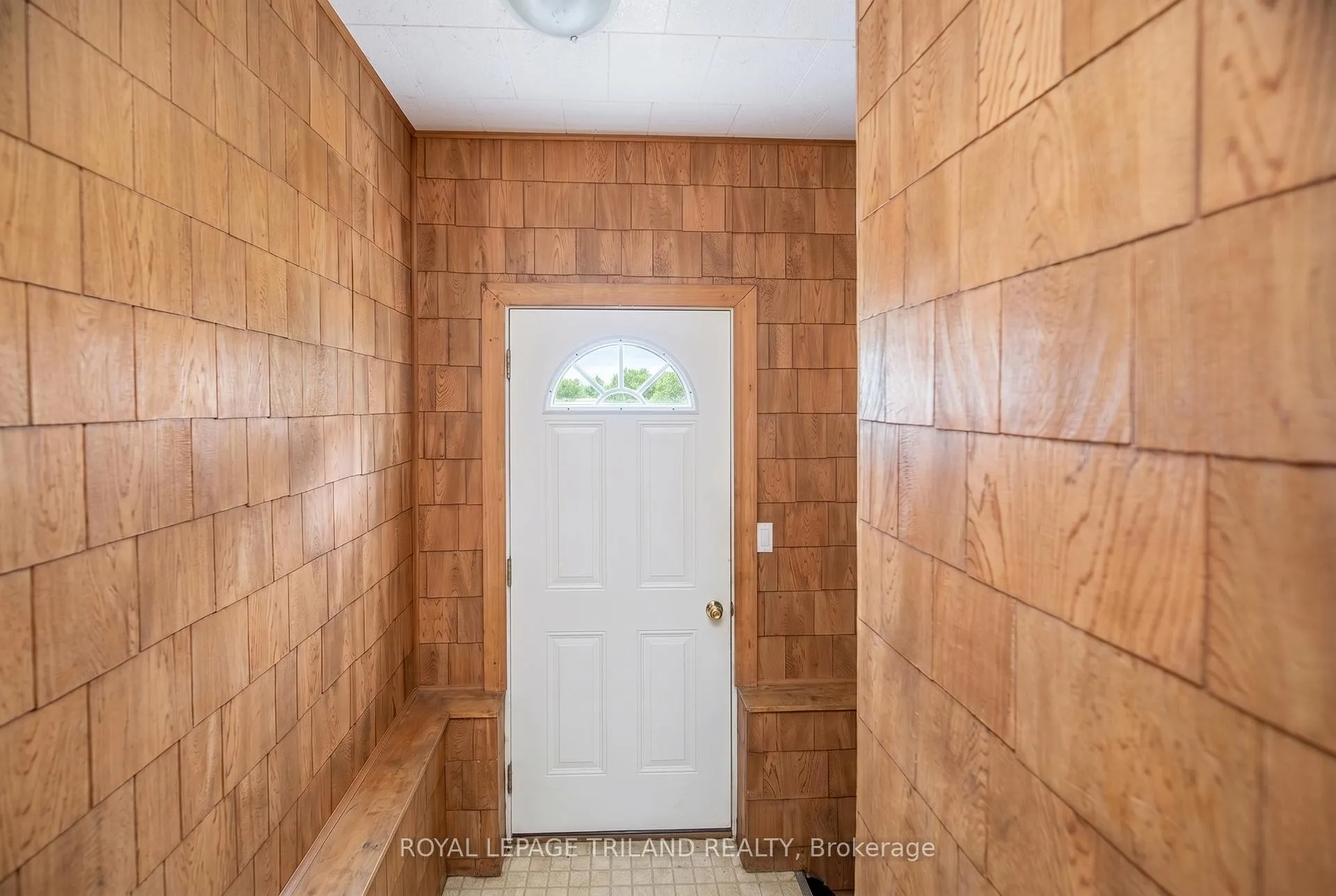 Photo 21 of 52 Nelson Street, Lambton Shores, Thedford — HOMEH