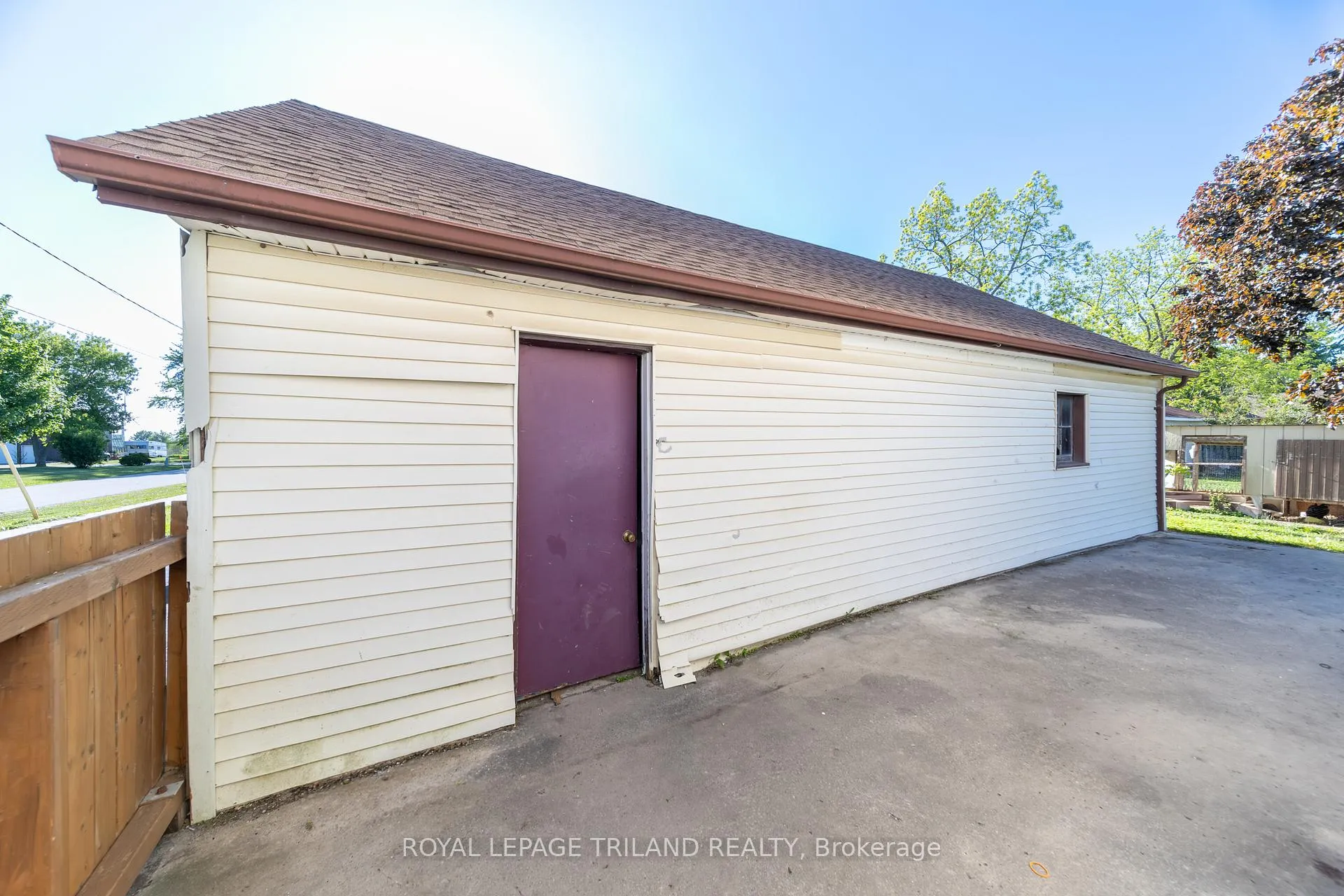 Photo 26 of 52 Nelson Street, Lambton Shores, Thedford — HOMEH