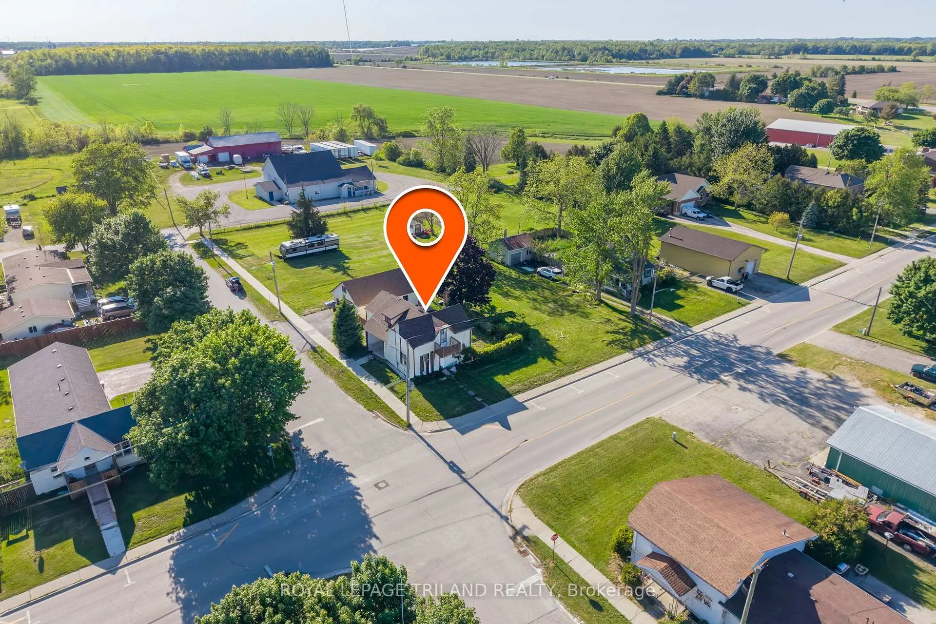 Photo 34 of 52 Nelson Street, Lambton Shores, Thedford — HOMEH
