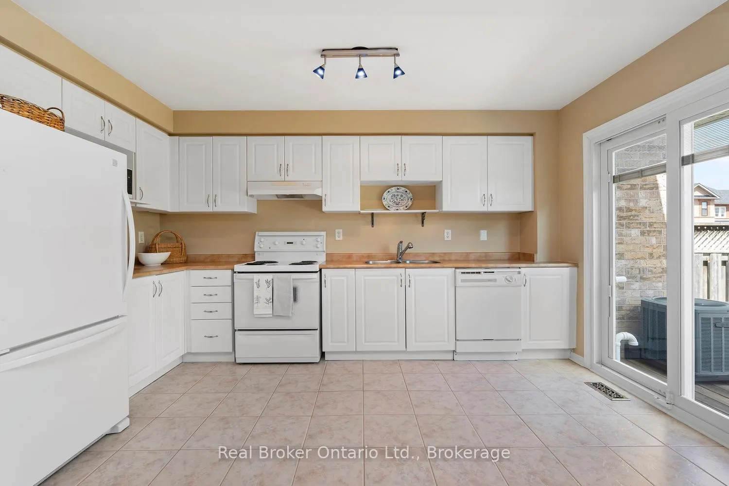 Photo 16 of 360 Kittridge Road, Oakville, Wedgewood Creek — HOMEH