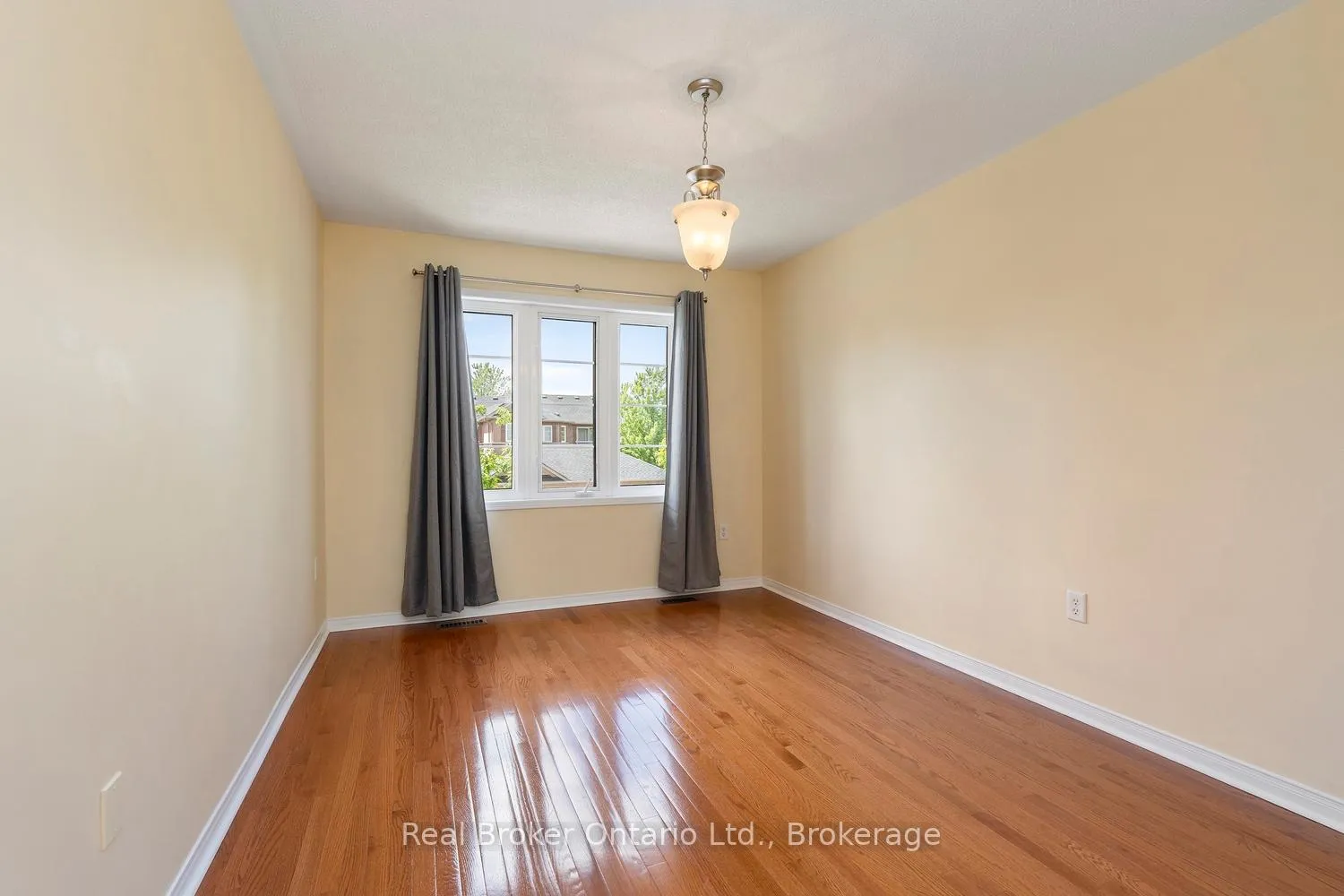 Photo 33 of 360 Kittridge Road, Oakville, Wedgewood Creek — HOMEH