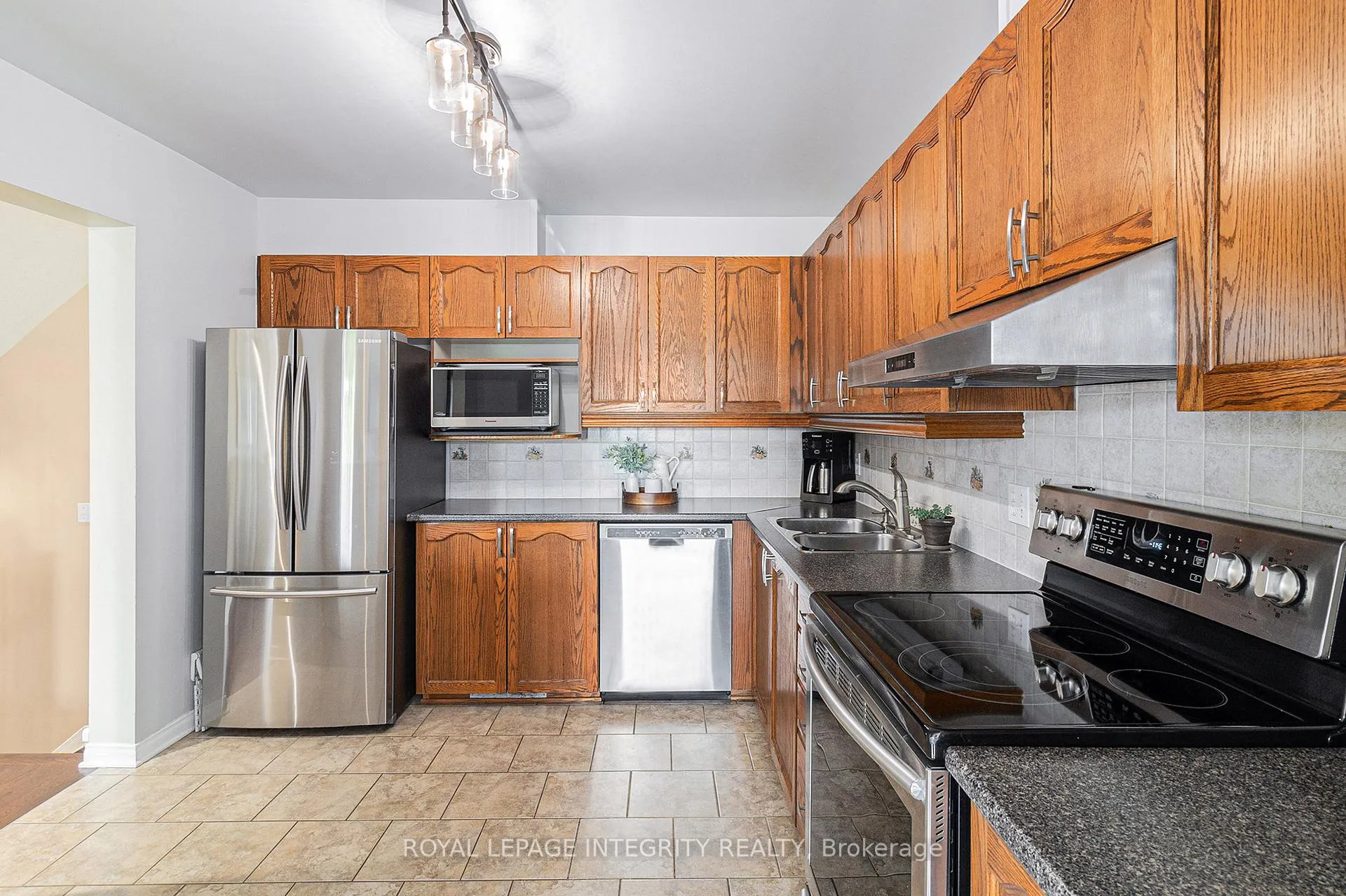 Photo 9 of 564 Renaissance Drive, Ottawa, Avalon East — HOMEH
