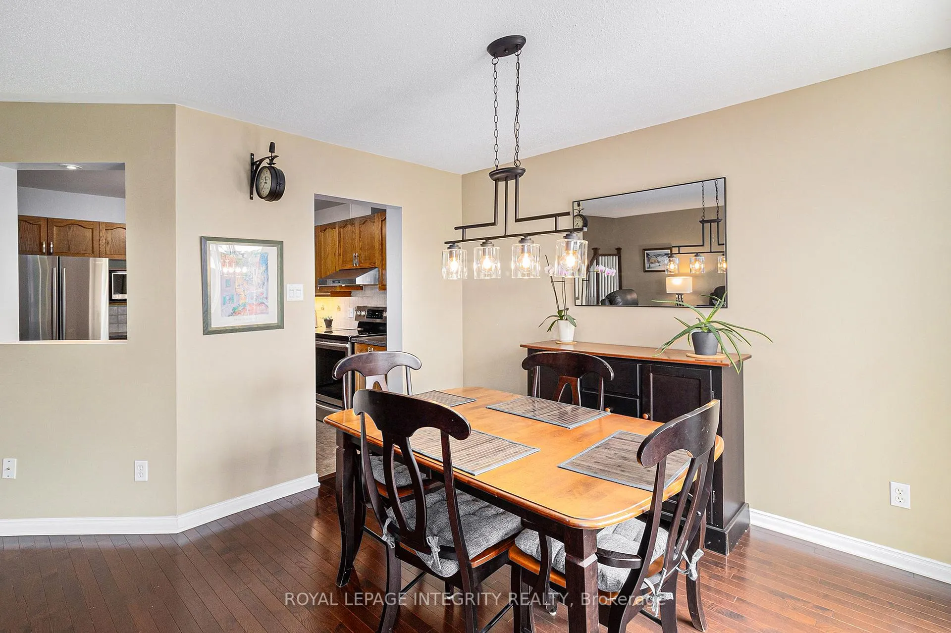 Photo 13 of 564 Renaissance Drive, Ottawa, Avalon East — HOMEH