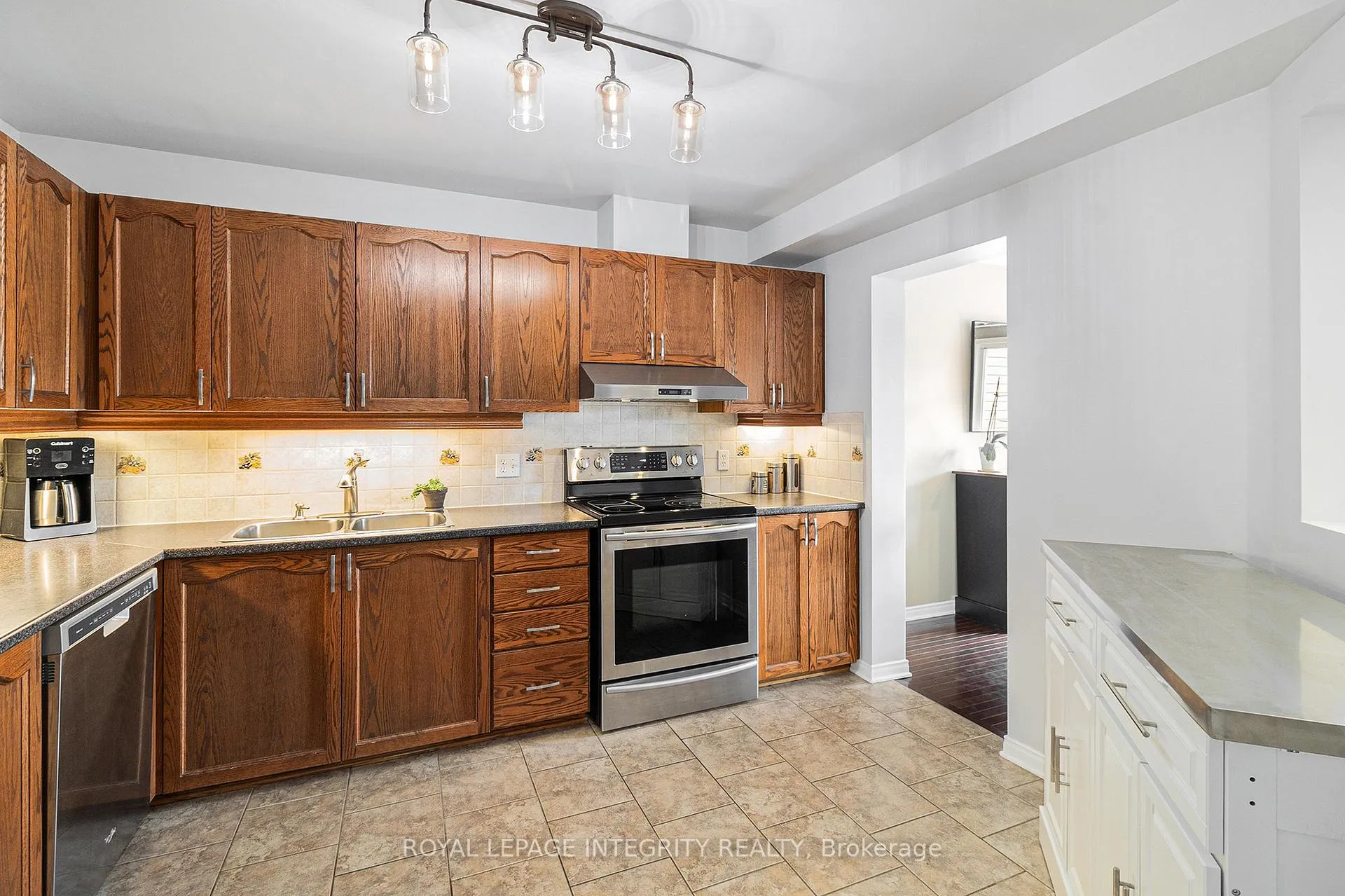 Photo 14 of 564 Renaissance Drive, Ottawa, Avalon East — HOMEH