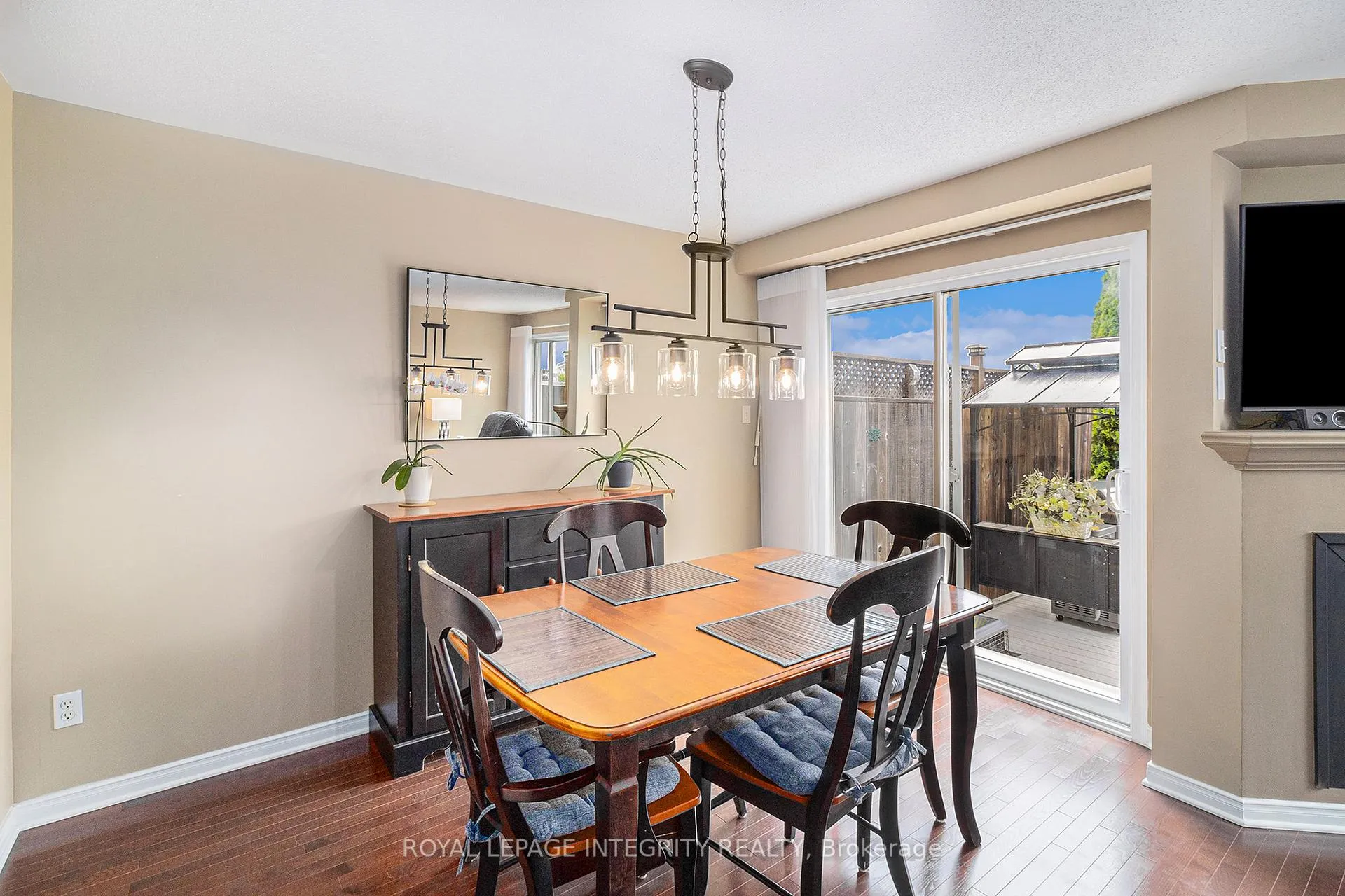 Photo 16 of 564 Renaissance Drive, Ottawa, Avalon East — HOMEH
