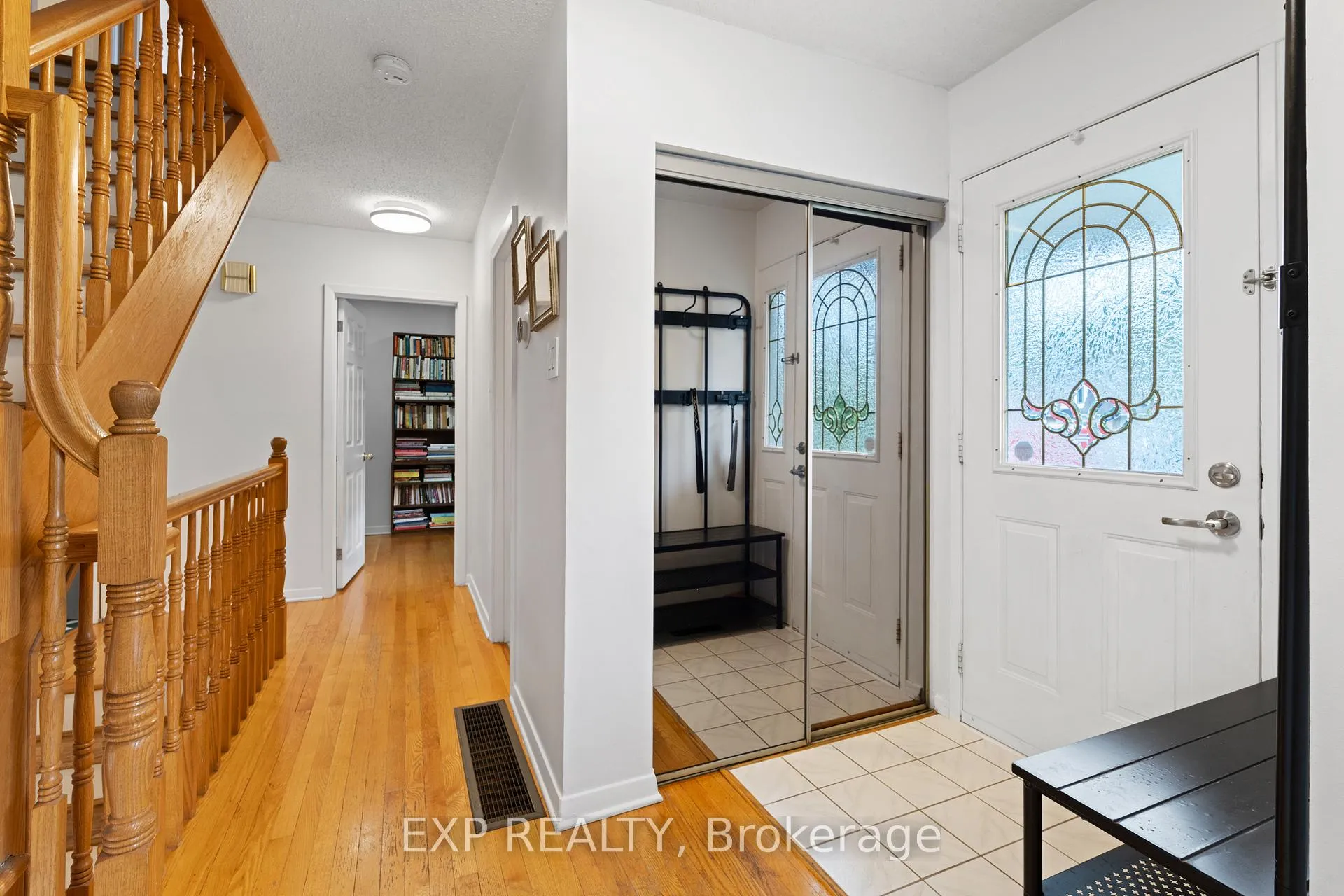 Photo 5 of 2061 Balharrie Avenue, Ottawa, Hawthorne Meadows — HOMEH