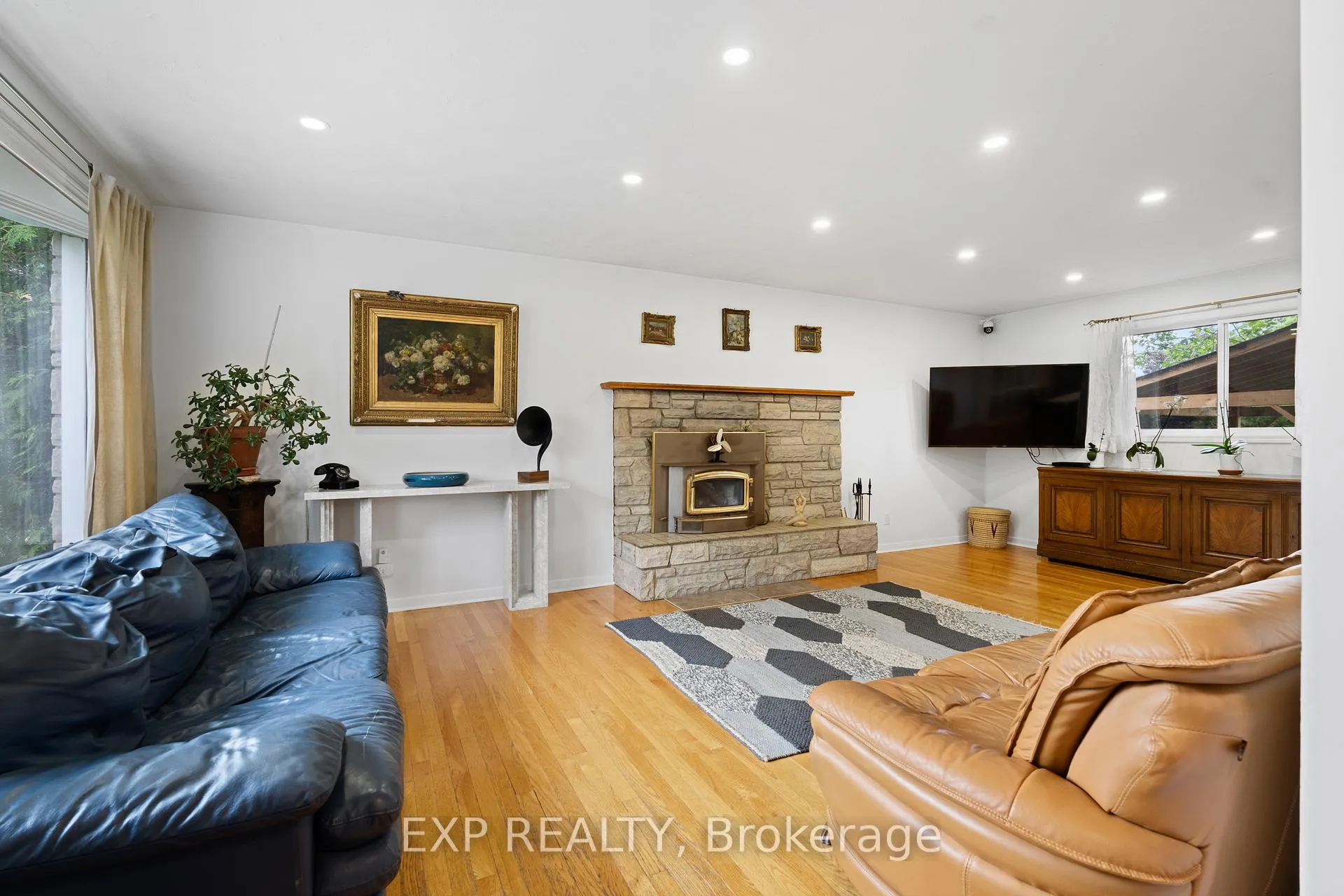 Photo 7 of 2061 Balharrie Avenue, Ottawa, Hawthorne Meadows — HOMEH