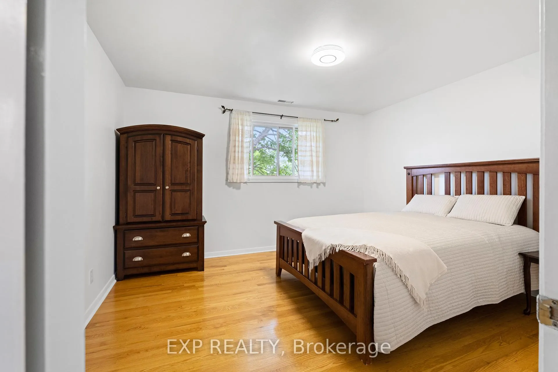Photo 23 of 2061 Balharrie Avenue, Ottawa, Hawthorne Meadows — HOMEH